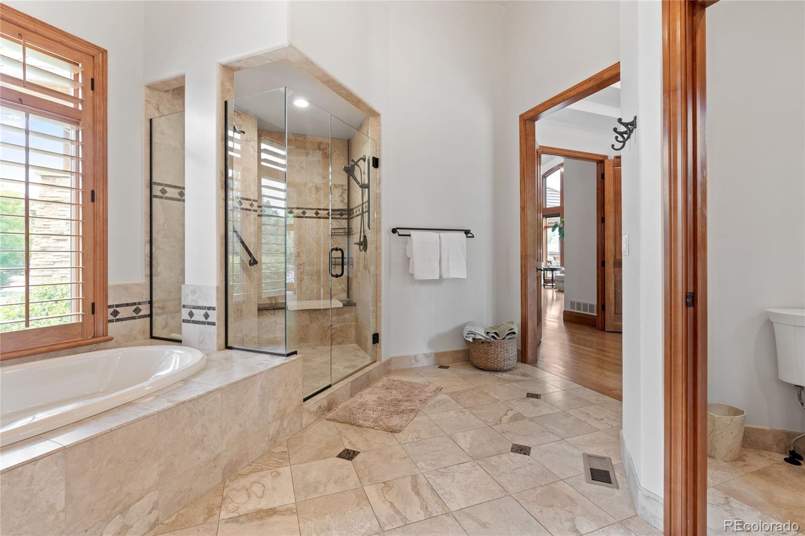 Littleton, Colorado, 80120, United States, 6 Bedrooms Bedrooms, ,7 BathroomsBathrooms,Residential,For Sale,1902050