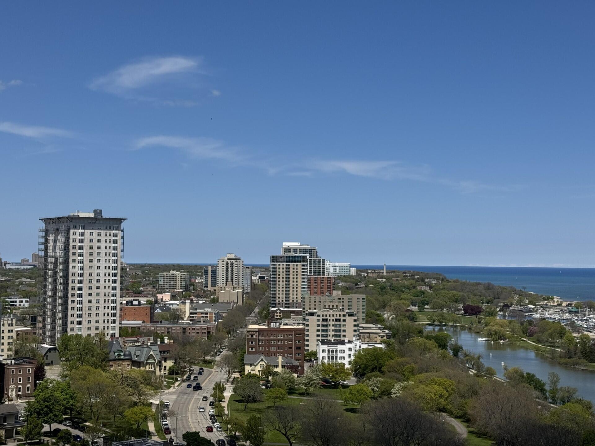 Milwaukee, Wisconsin, 53202, United States, 2 Bedrooms Bedrooms, ,2 BathroomsBathrooms,Residential,For Sale,1837174