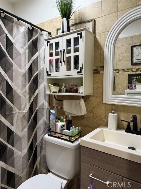 Los Angeles, California, 90044, United States, 3 Bedrooms Bedrooms, ,1 BathroomBathrooms,Residential,For Sale,2001205