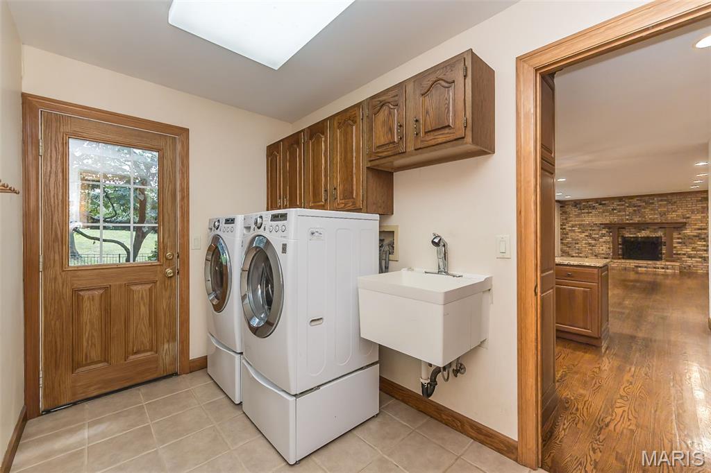 Chesterfield, Missouri, 63017, United States, 4 Bedrooms Bedrooms, ,4 BathroomsBathrooms,Residential,For Sale,1917696