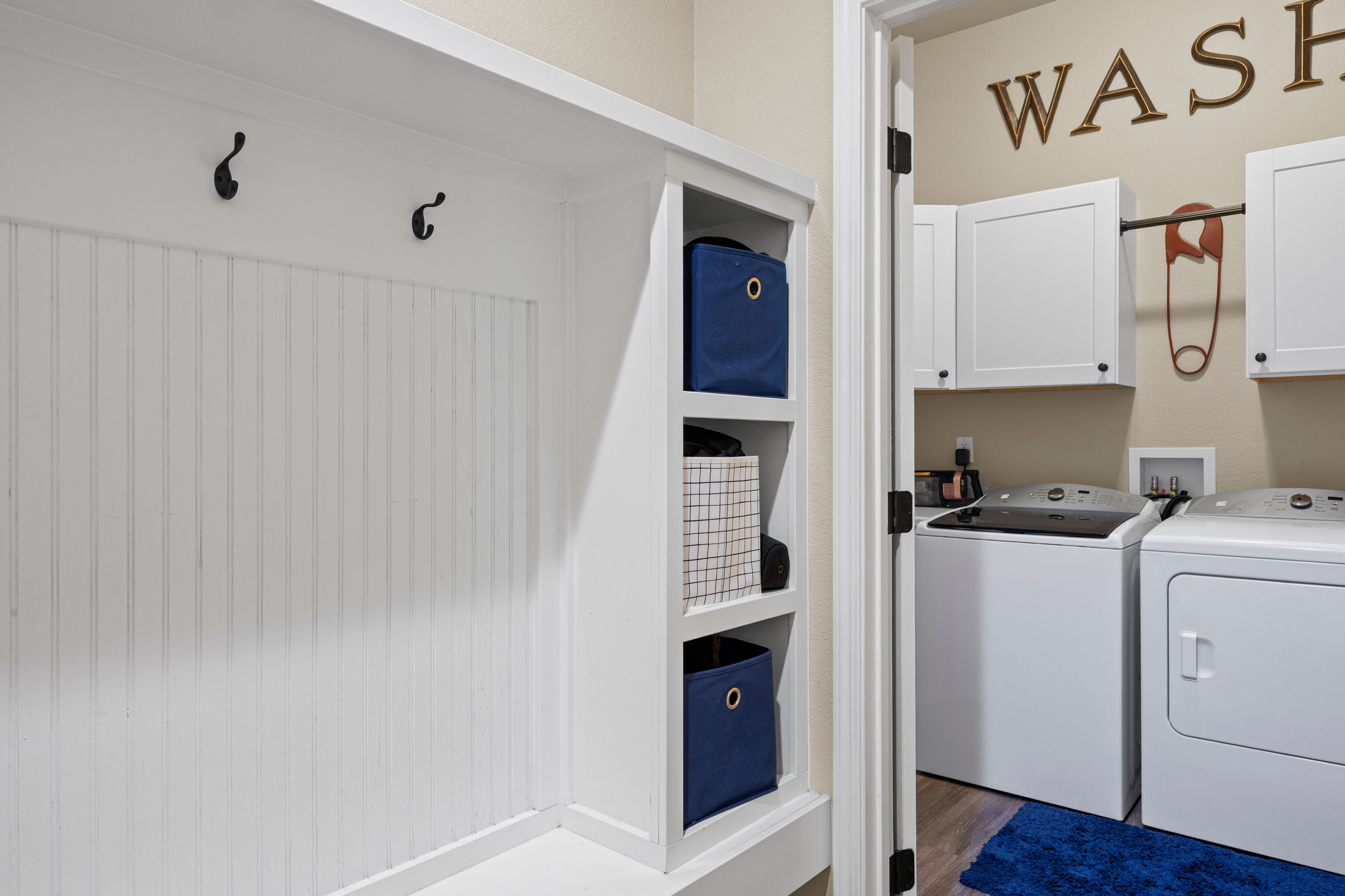  Open, Spacious, Upgraded, Walkout Rancher is Meticulous and with Views - 物件實景