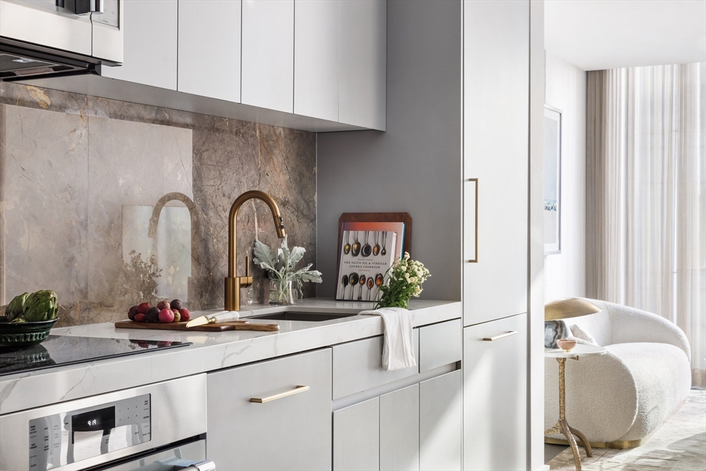 Boston, Massachusetts, 02116, United States, 1 Bedroom Bedrooms, ,1 BathroomBathrooms,Residential,For Sale,2002217