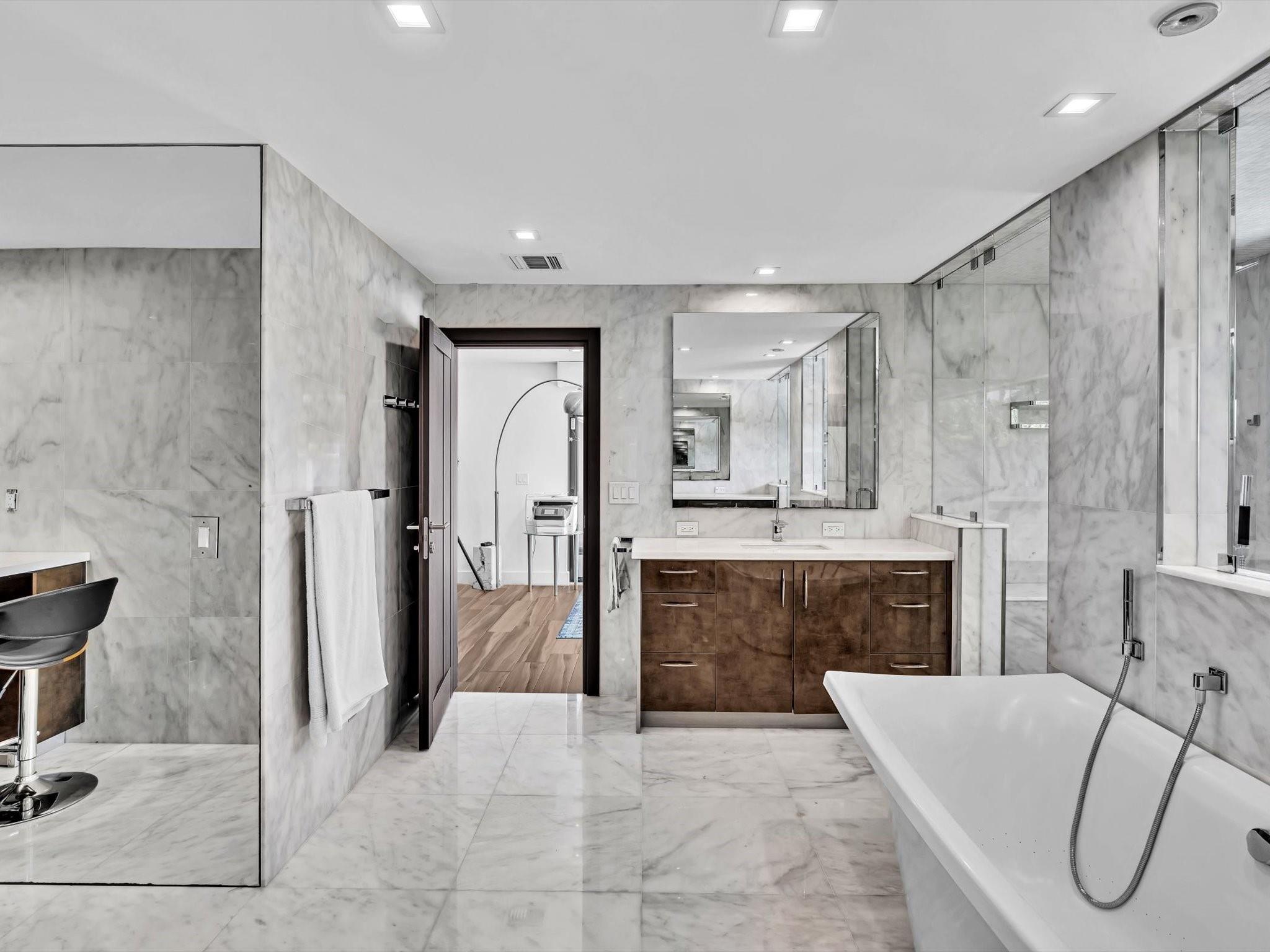 Fort Lauderdale, Florida, 33308, United States, 7 Bedrooms Bedrooms, ,8 BathroomsBathrooms,Residential,For Sale,1975659