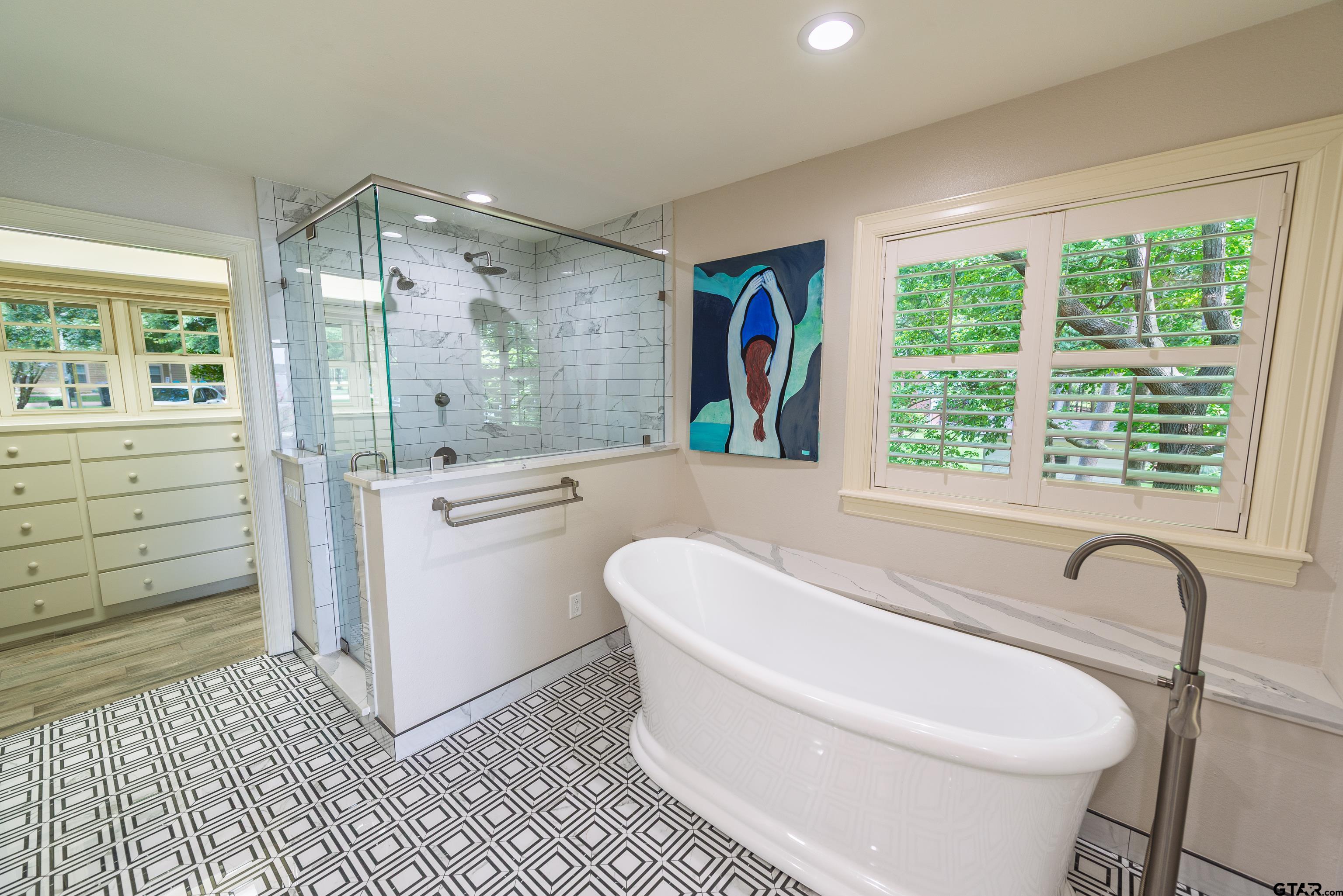 Pittsburg, Texas, 75686, United States, 4 Bedrooms Bedrooms, ,3 BathroomsBathrooms,Residential,For Sale,1895197