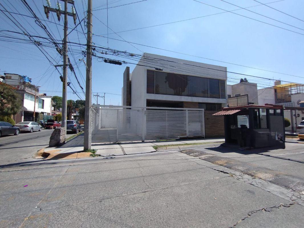 Fracc. Col?n Echegaray, Naucalpan de Juárez, Estado de México, 53300, Mexico, 3 Bedrooms Bedrooms, ,3 BathroomsBathrooms,Residential,For Sale,Fracc. Col?n Echegaray,1628182