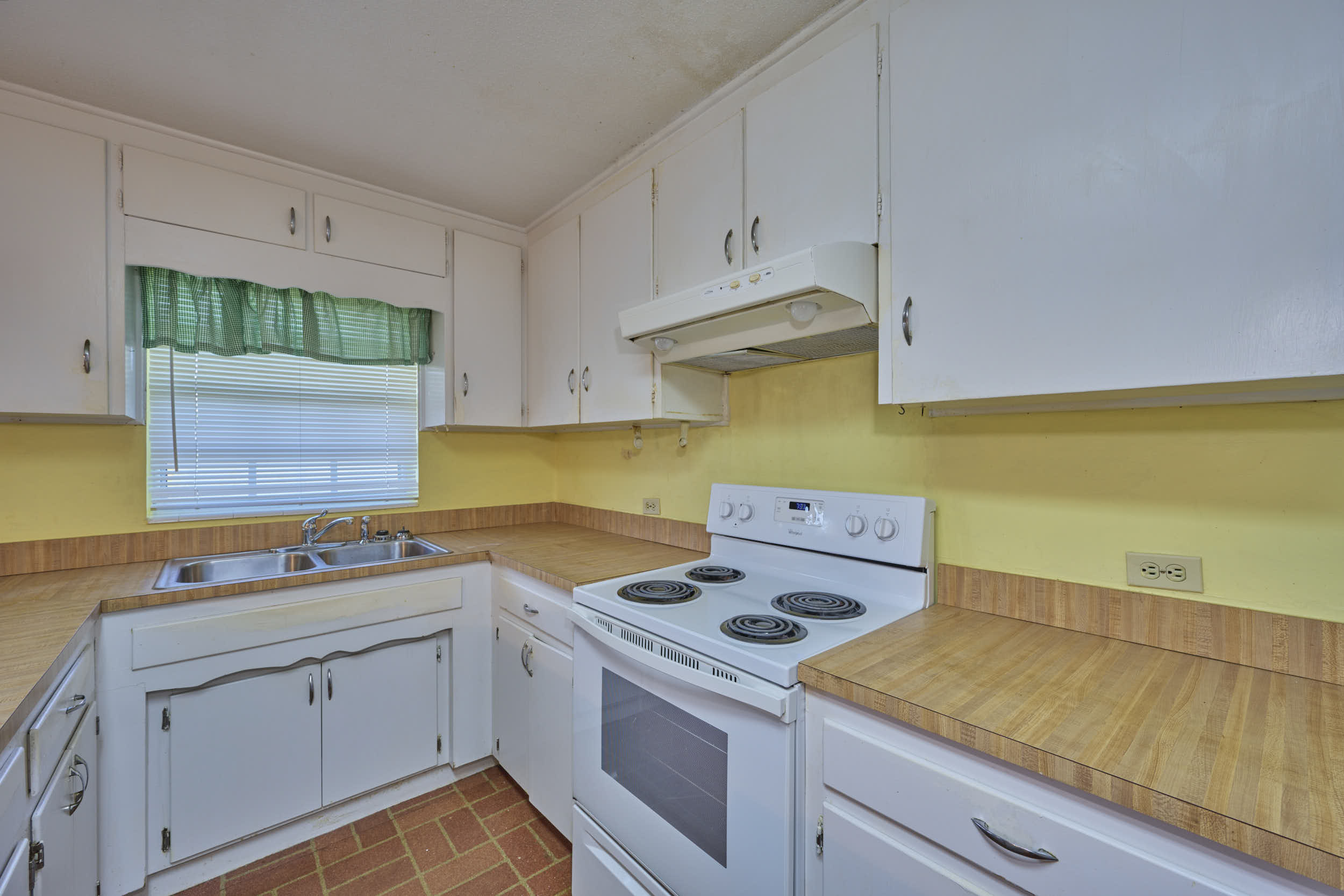 BARTOW, Florida, 33830, United States, 3 Bedrooms Bedrooms, ,2 BathroomsBathrooms,Residential,For Sale,1915491
