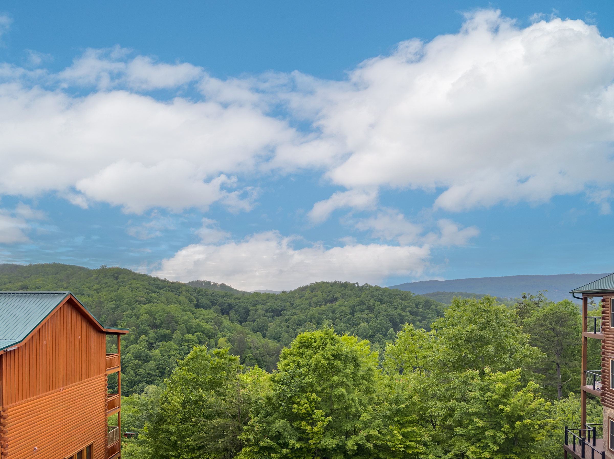 Sevierville, Tennessee, 37862, United States, 6 Bedrooms Bedrooms, ,7 BathroomsBathrooms,Residential,For Sale,1798299