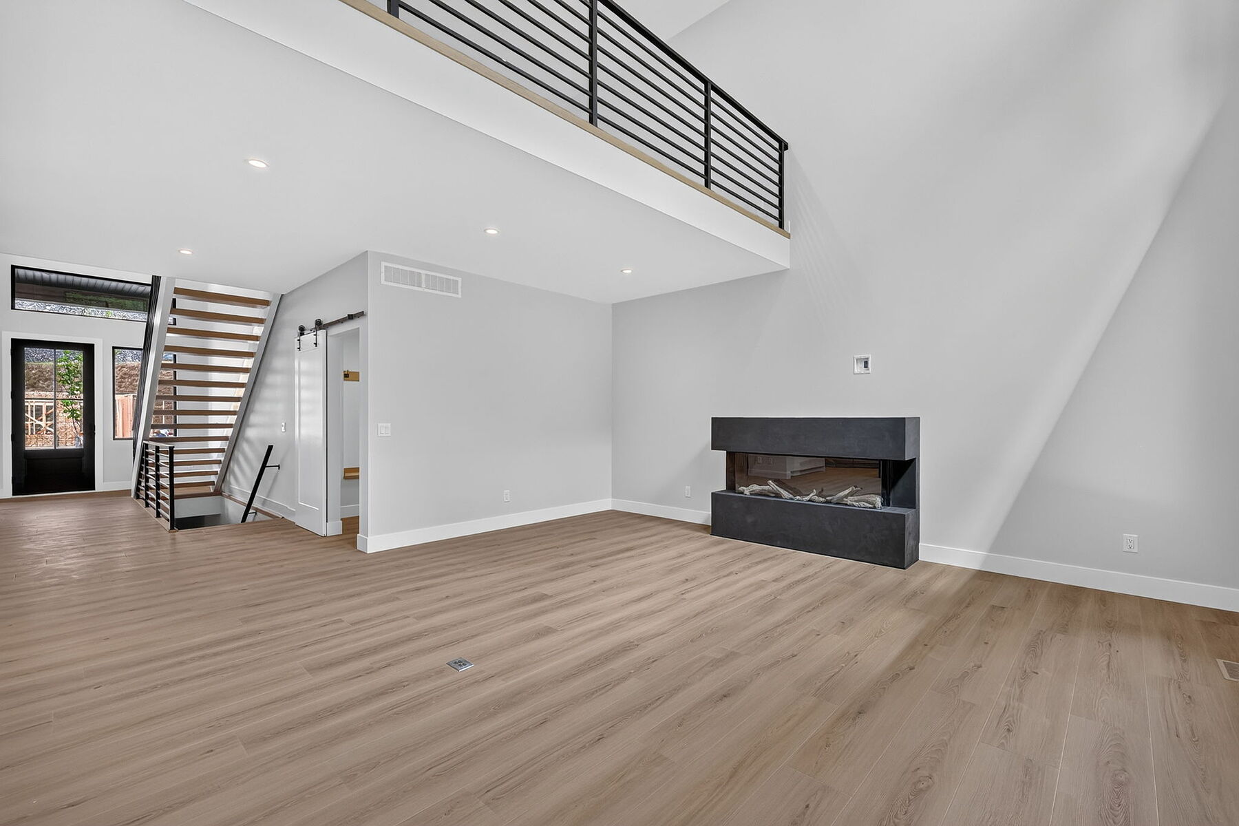  Stylish New Home - 物件實景