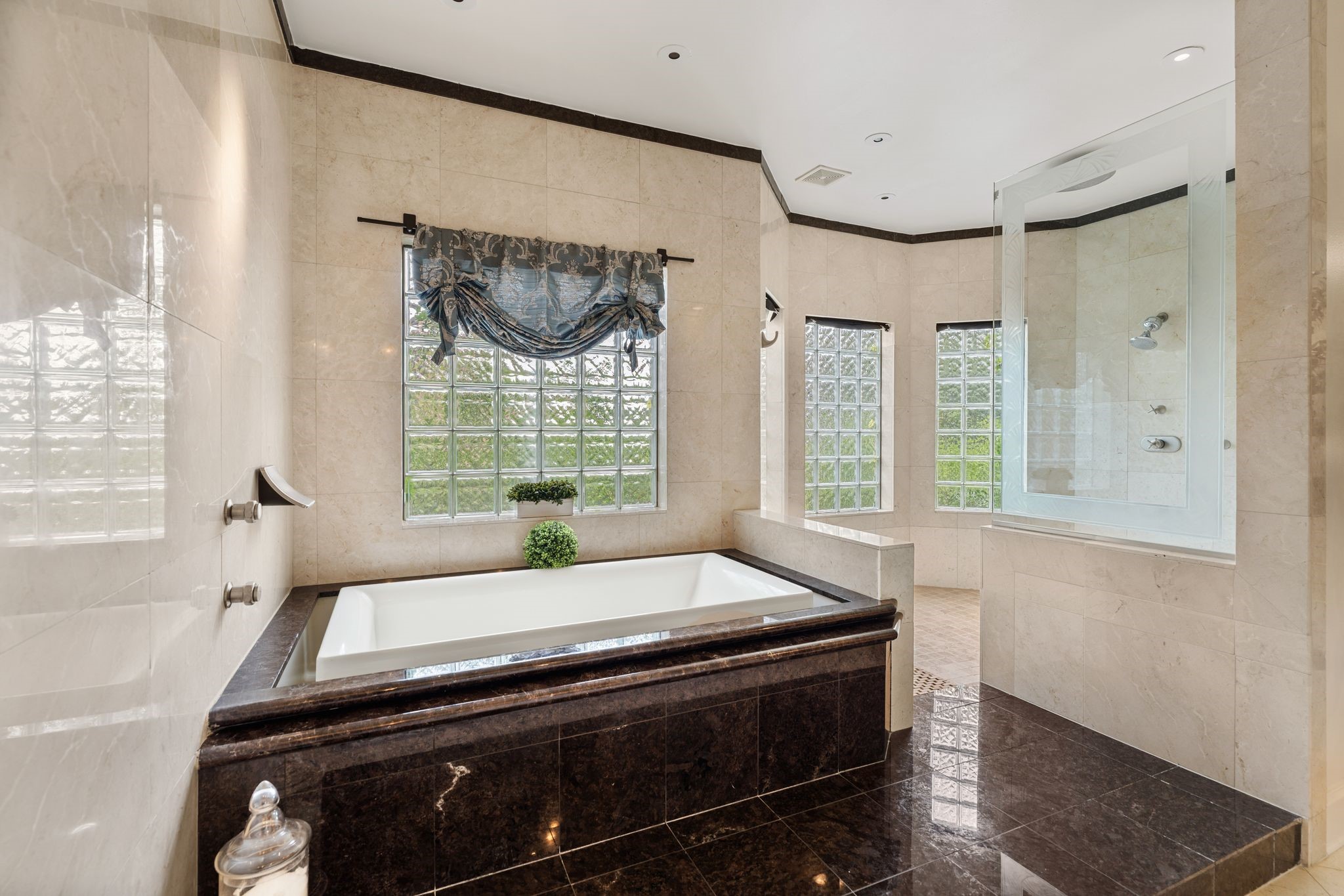  30 Hackberry Lane A - 物件實景