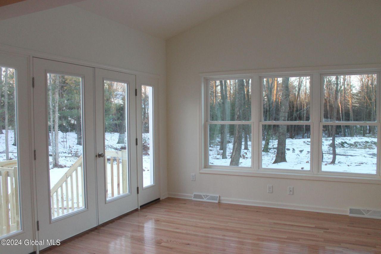Mechanicville, New York, 12118, United States, 3 Bedrooms Bedrooms, ,2 BathroomsBathrooms,Residential,For Sale,1807172