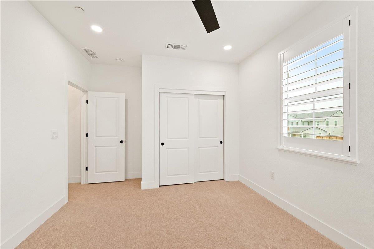 Roseville, California, 95747, United States, 5 Bedrooms Bedrooms, ,4 BathroomsBathrooms,Residential,For Sale,1998705