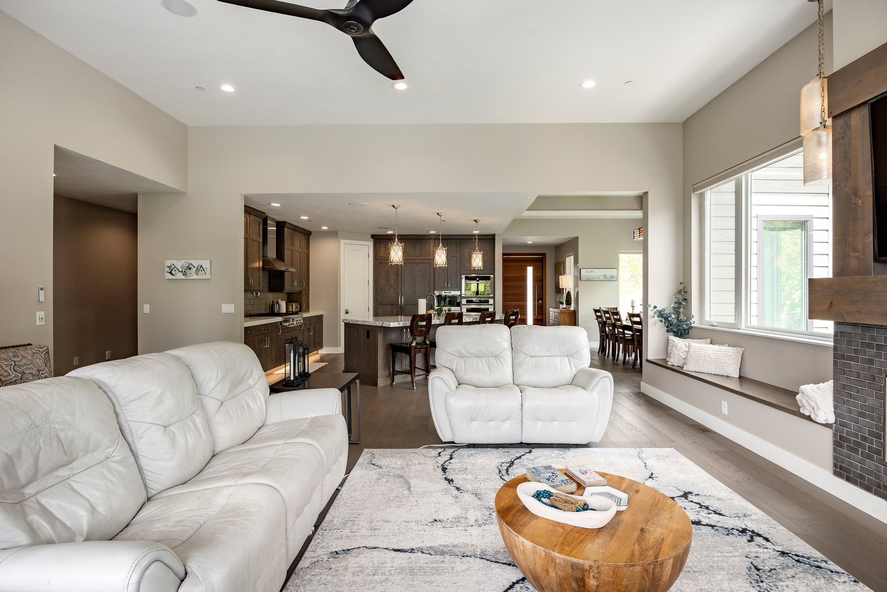  Mountain Contemporary Masterpiece with Panoramic Summit Creek Views - 物件實景