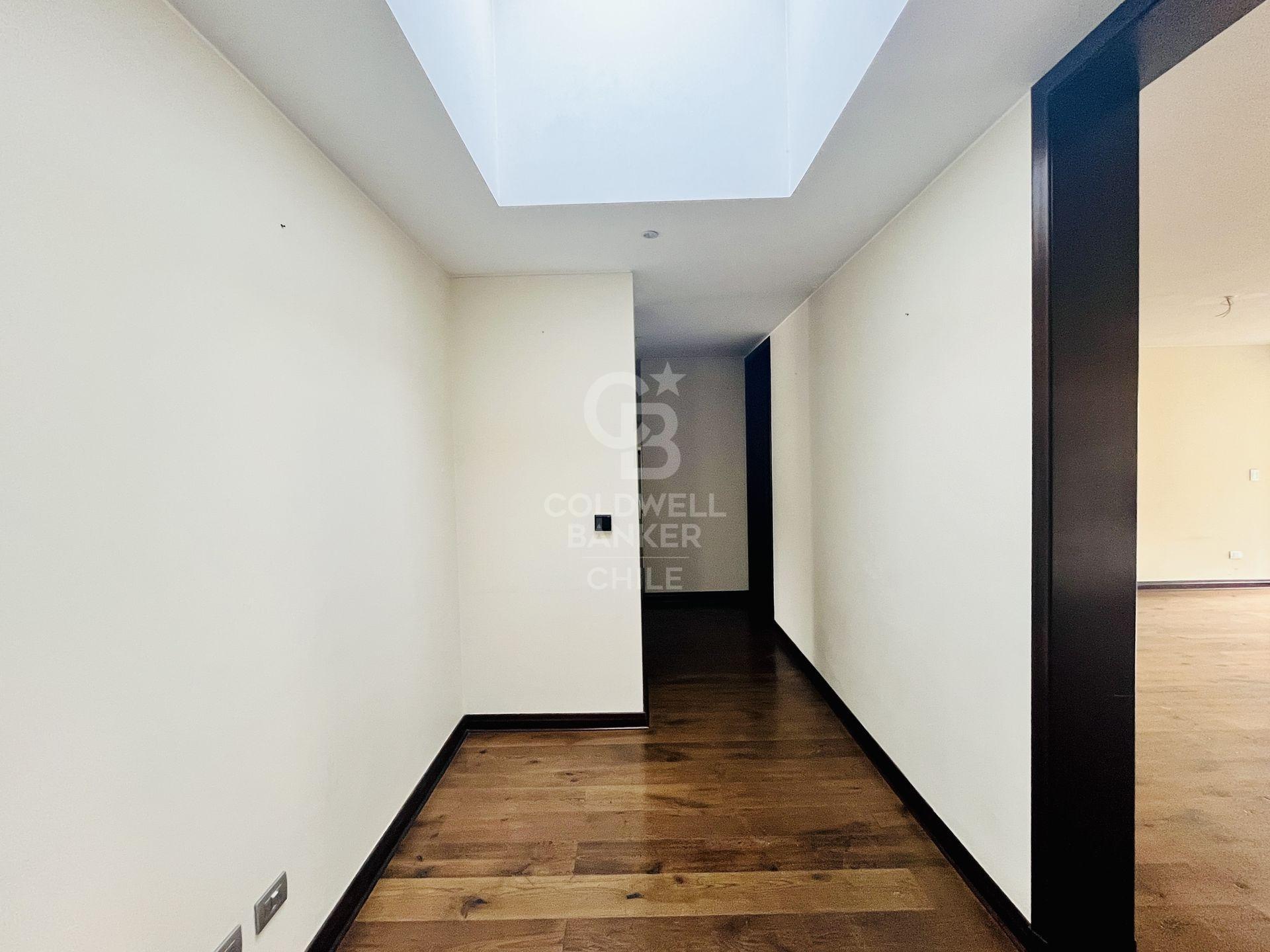 Vitacura, Chile, 3 Bedrooms Bedrooms, ,4 BathroomsBathrooms,Residential,For Sale,1849971