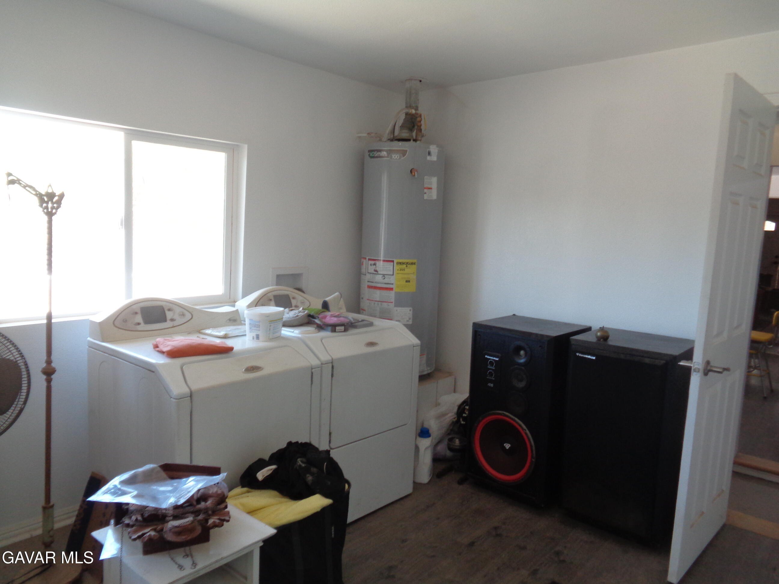 Littlerock, California, 93543, United States, 5 Bedrooms Bedrooms, ,1 BathroomBathrooms,Residential,For Sale,1975101