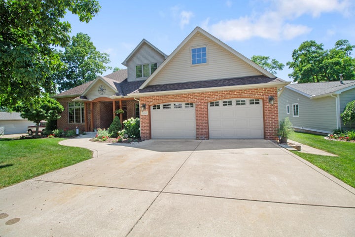 Crown Point, Indiana, 46307, United States, 3 Bedrooms Bedrooms, ,3 BathroomsBathrooms,Residential,For Sale,1942577