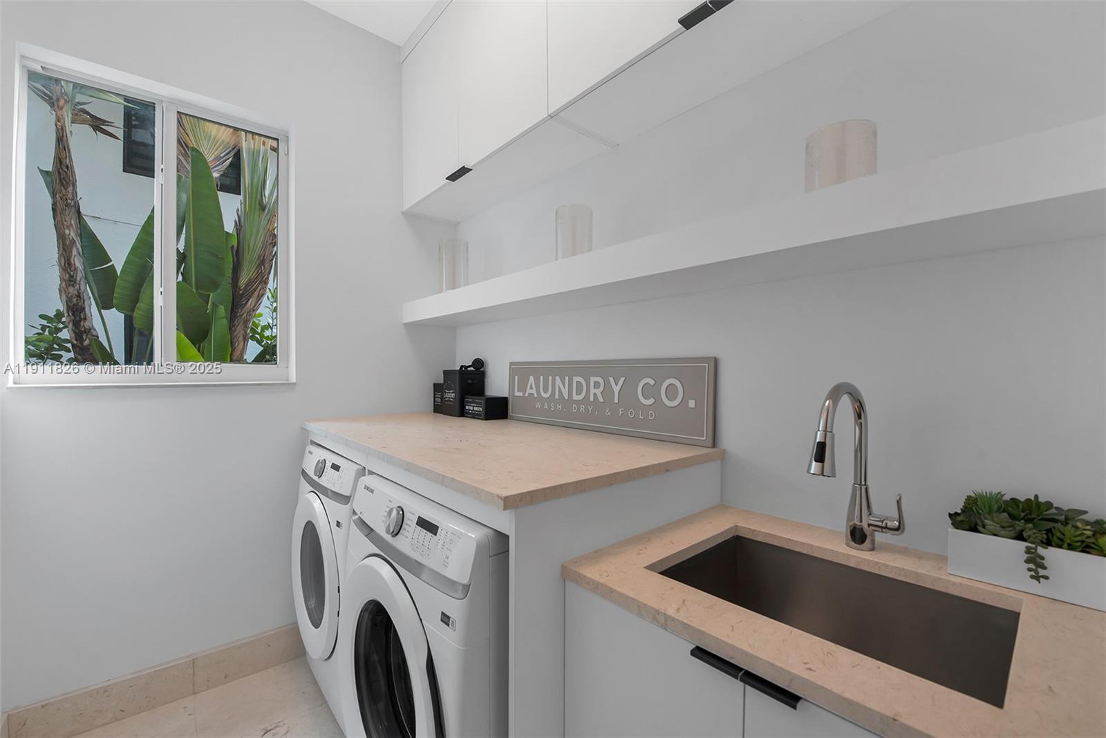 Miami, Florida, 33155, United States, 5 Bedrooms Bedrooms, ,4 BathroomsBathrooms,Residential,For Sale,1994722