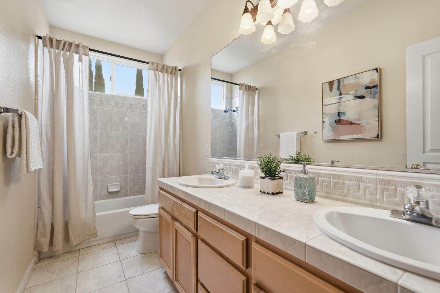 Modesto, California, 95356, United States, 4 Bedrooms Bedrooms, ,3 BathroomsBathrooms,Residential,For Sale,1989424