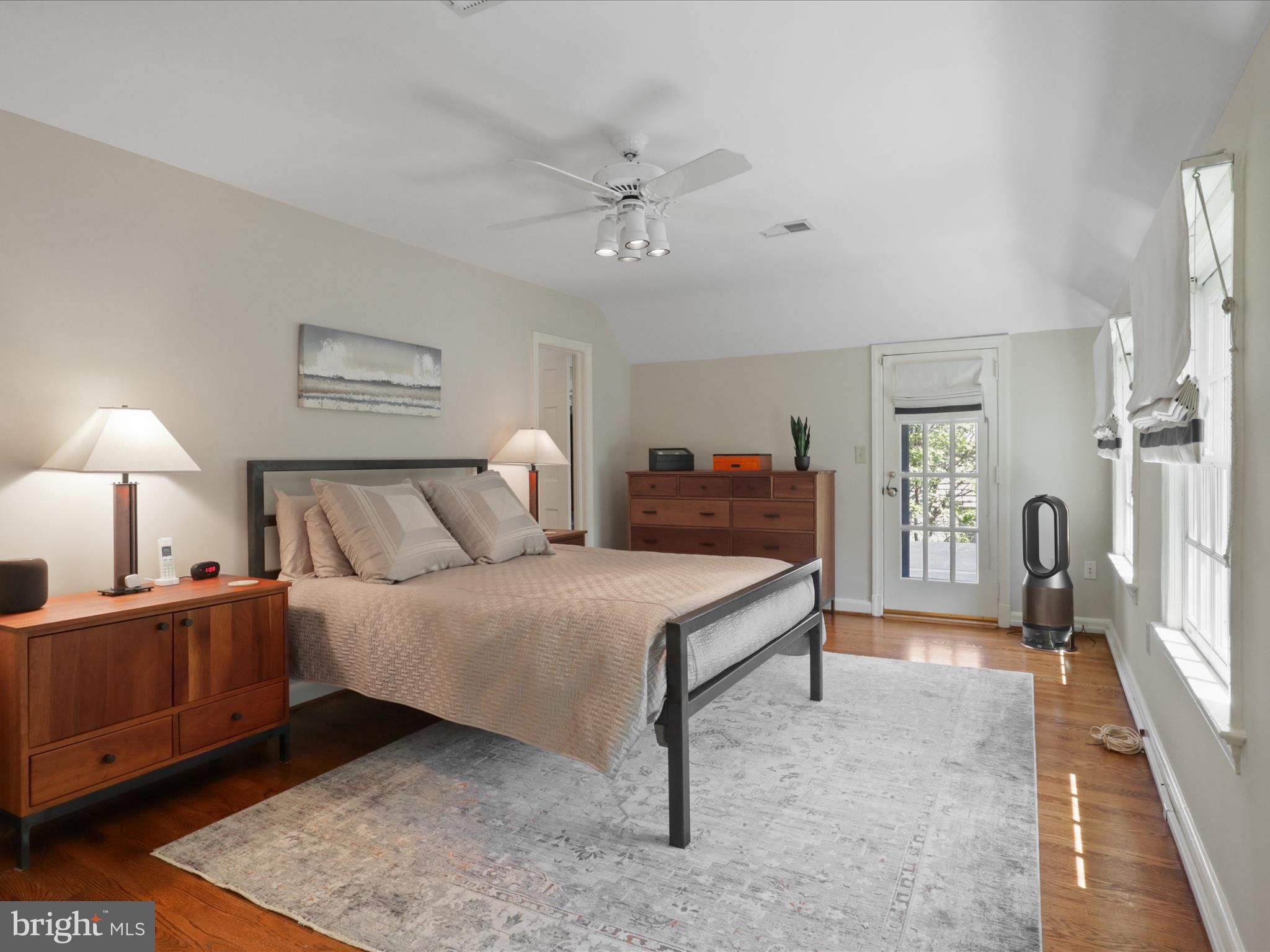 Arlington, Virginia, 22207, United States, 4 Bedrooms Bedrooms, ,4 BathroomsBathrooms,Residential,For Sale,1792386