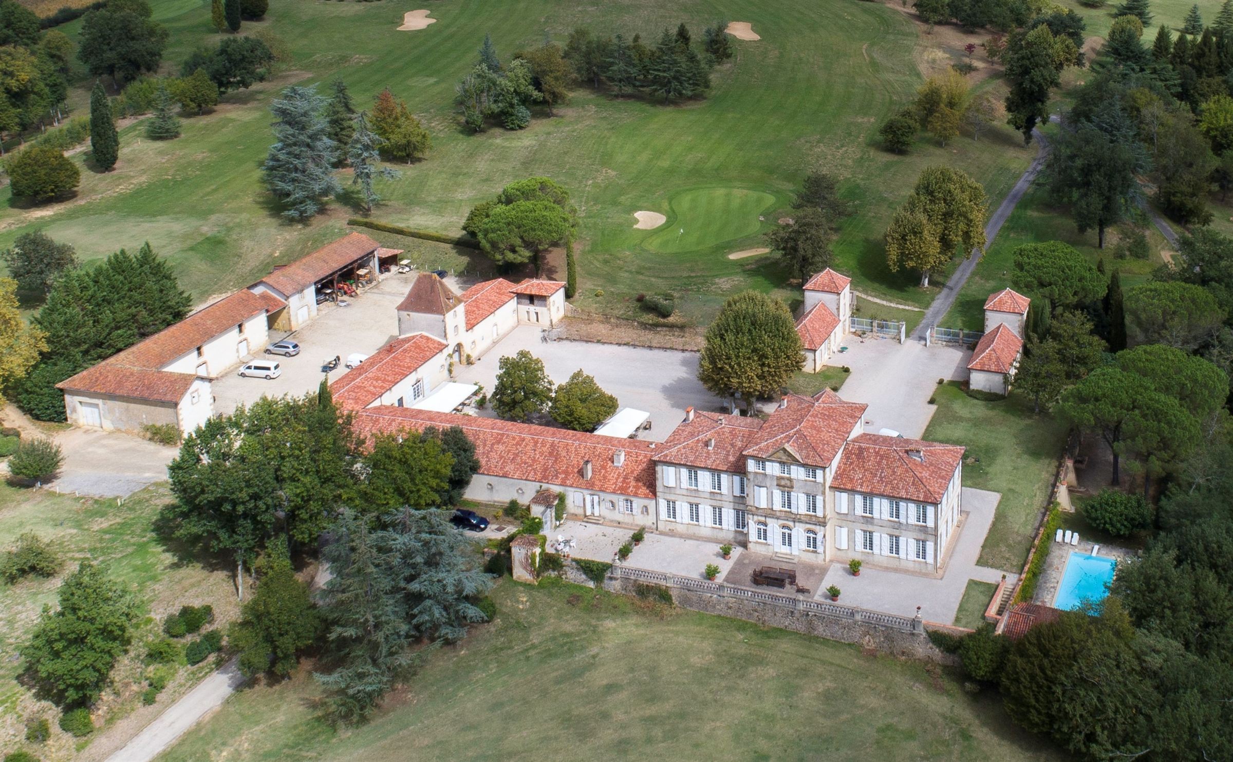  Beautifull castle with 70 hectares with lakes and 3.5 of building land. - 物件實景