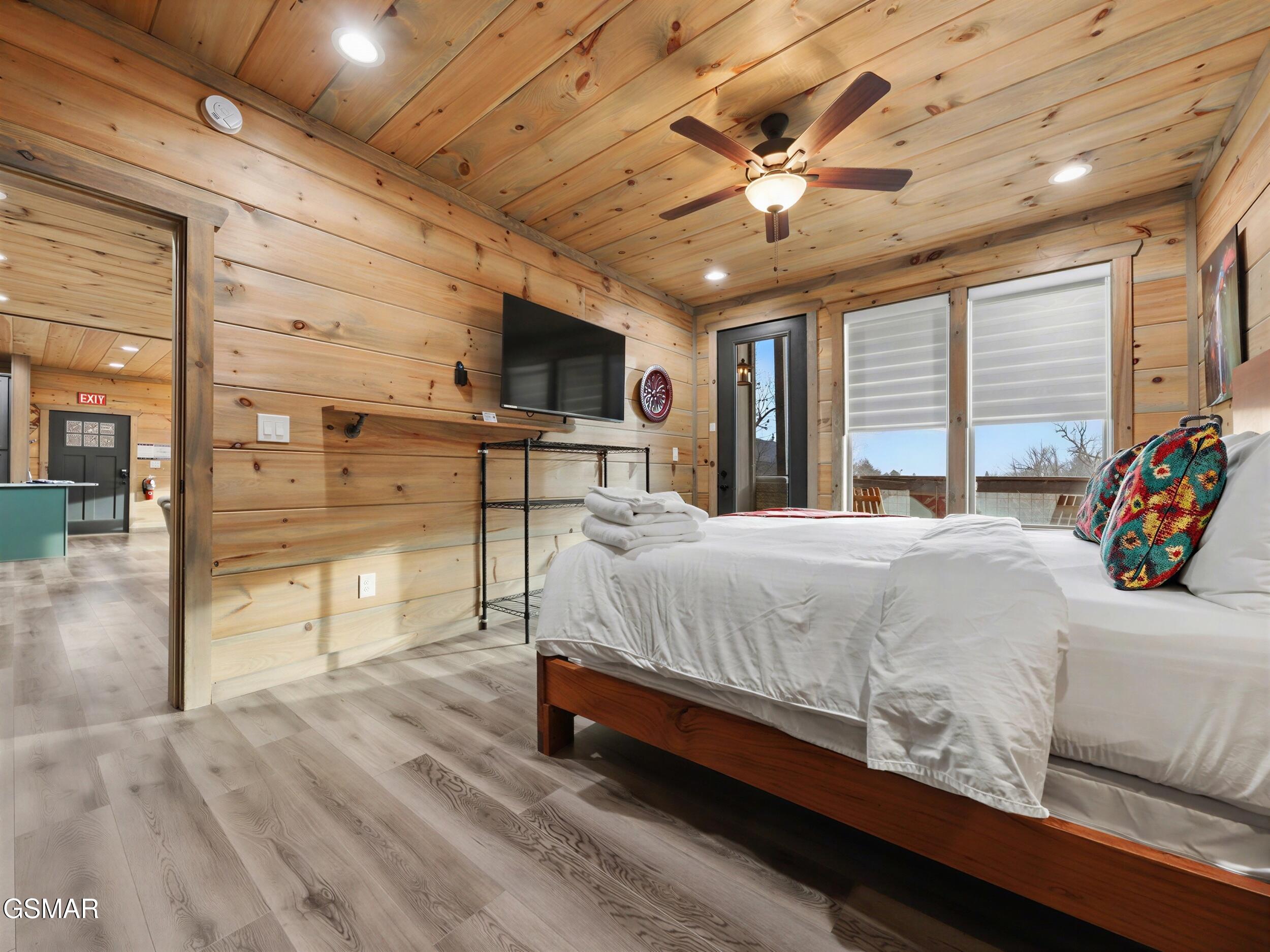 Gatlinburg, Tennessee, 37738, United States, 3 Bedrooms Bedrooms, ,4 BathroomsBathrooms,Residential,For Sale,2012548