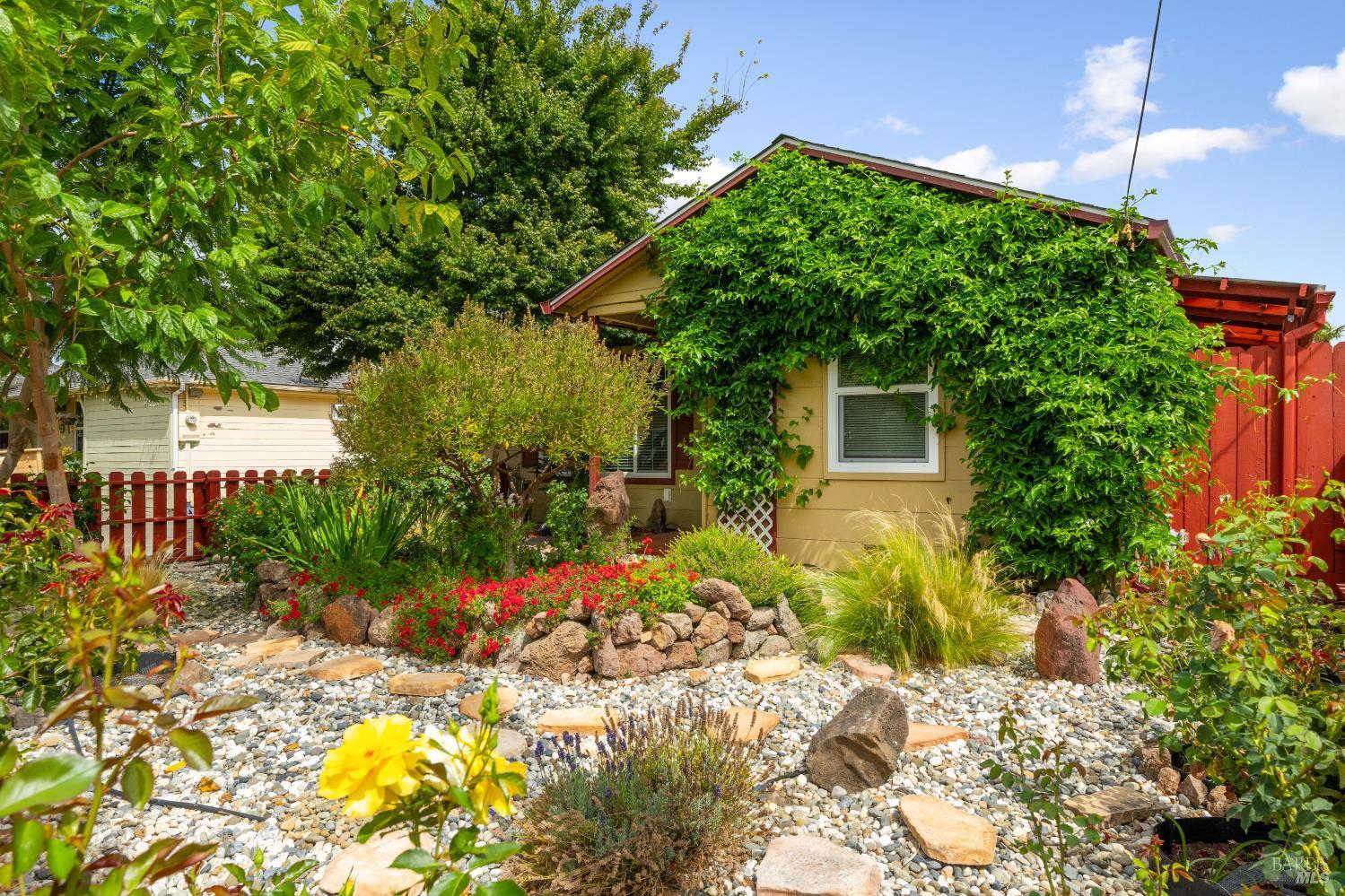 Napa, California, 94558, United States, 2 Bedrooms Bedrooms, ,1 BathroomBathrooms,Residential,For Sale,1947582