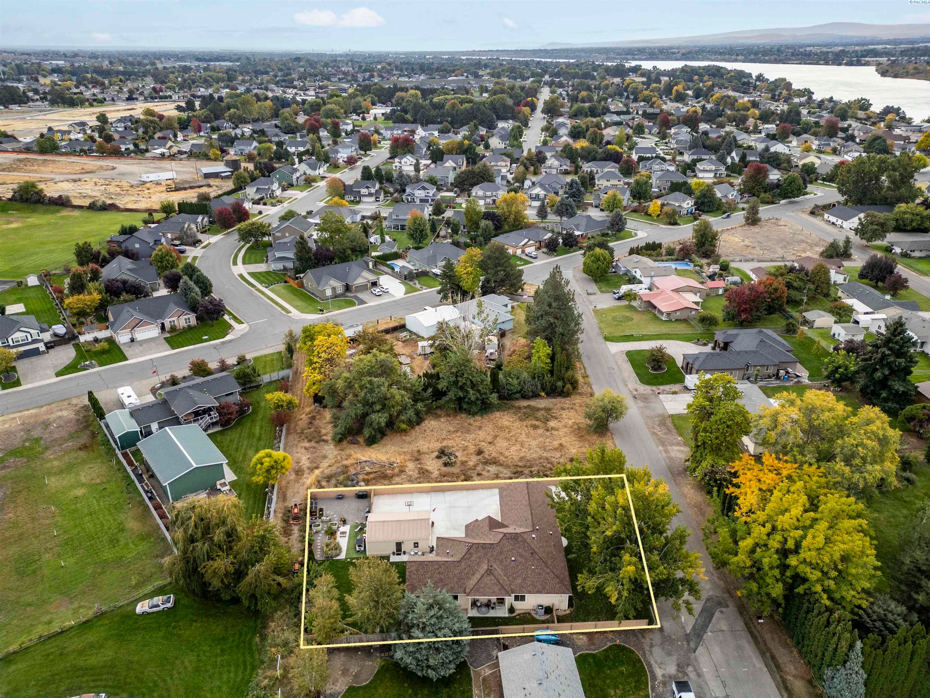 Pasco, Washington, 99301, United States, 3 Bedrooms Bedrooms, ,3 BathroomsBathrooms,Residential,For Sale,1981620