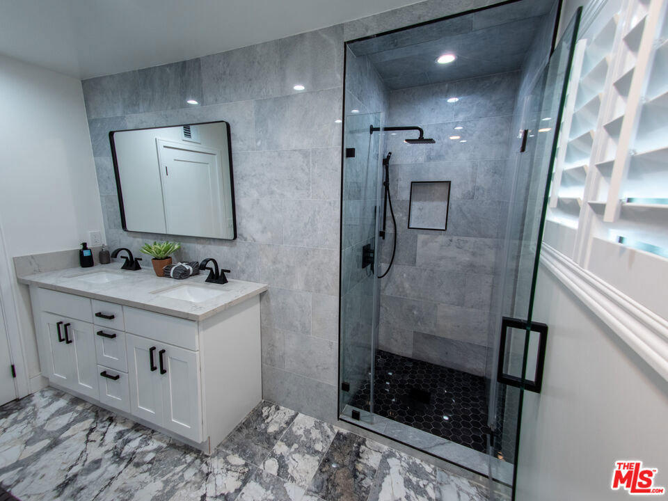 Duarte, California, 91010, United States, 6 Bedrooms Bedrooms, ,3 BathroomsBathrooms,Residential,For Sale,1836068