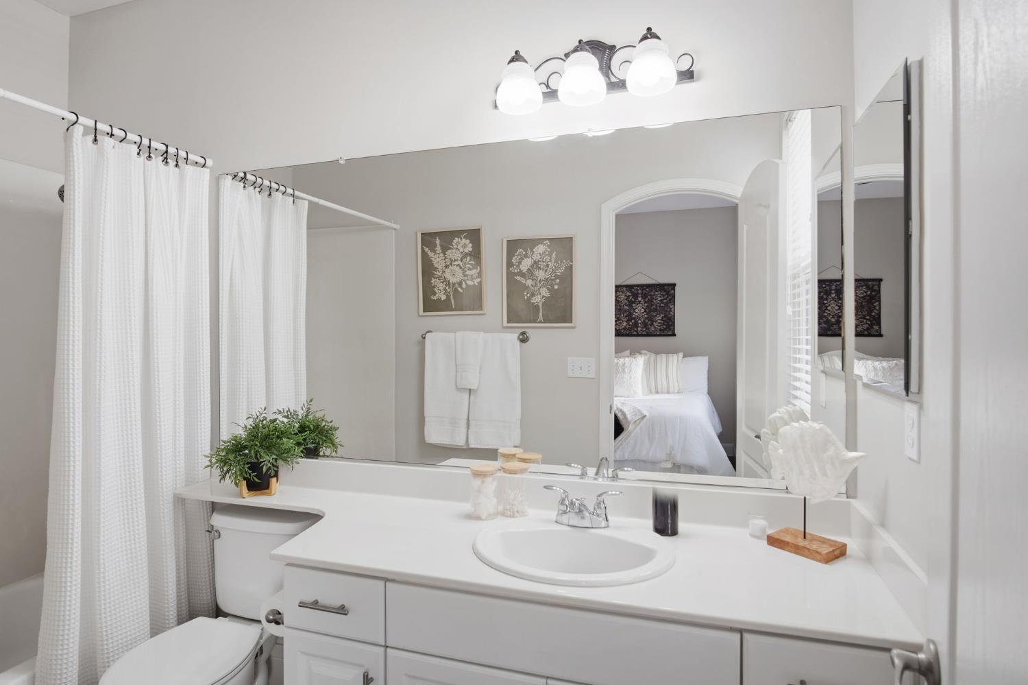 Oakdale, California, 95361, United States, 3 Bedrooms Bedrooms, ,3 BathroomsBathrooms,Residential,For Sale,2007745