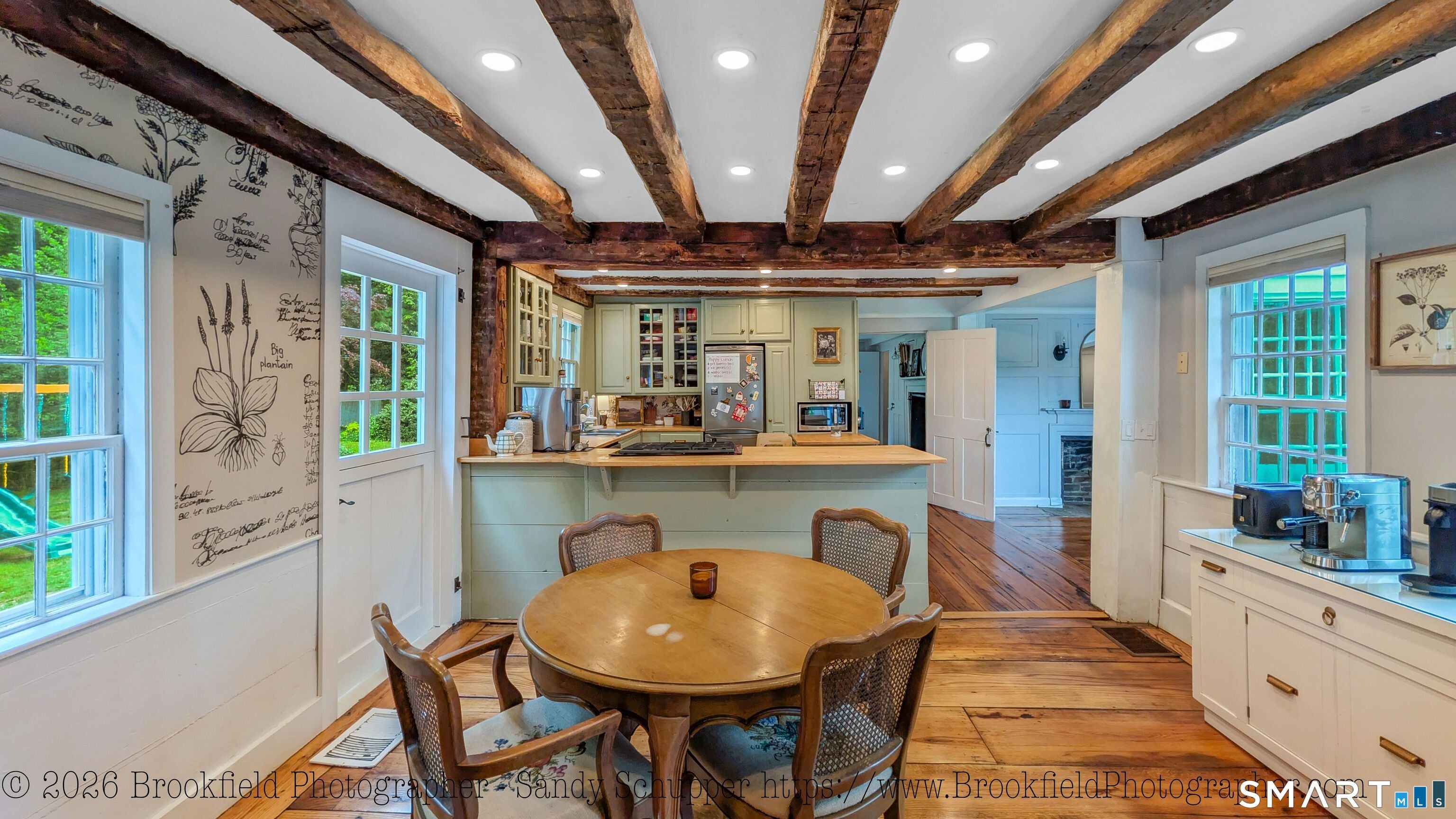 Southbury, Connecticut, 06488, United States, 3 Bedrooms Bedrooms, ,3 BathroomsBathrooms,Residential,For Sale,2048179