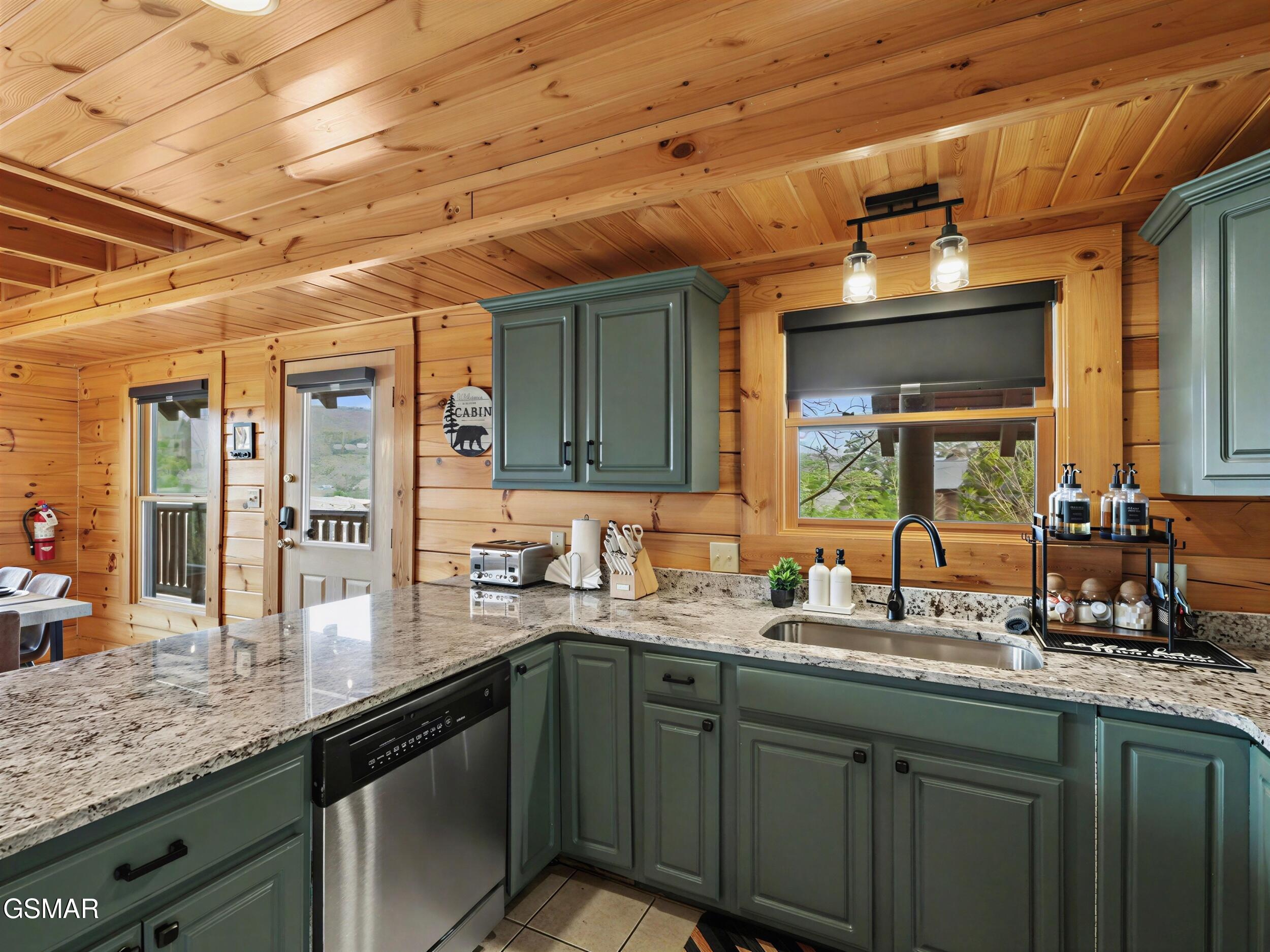 Sevierville, Tennessee, 37862, United States, 4 Bedrooms Bedrooms, ,3 BathroomsBathrooms,Residential,For Sale,2028418