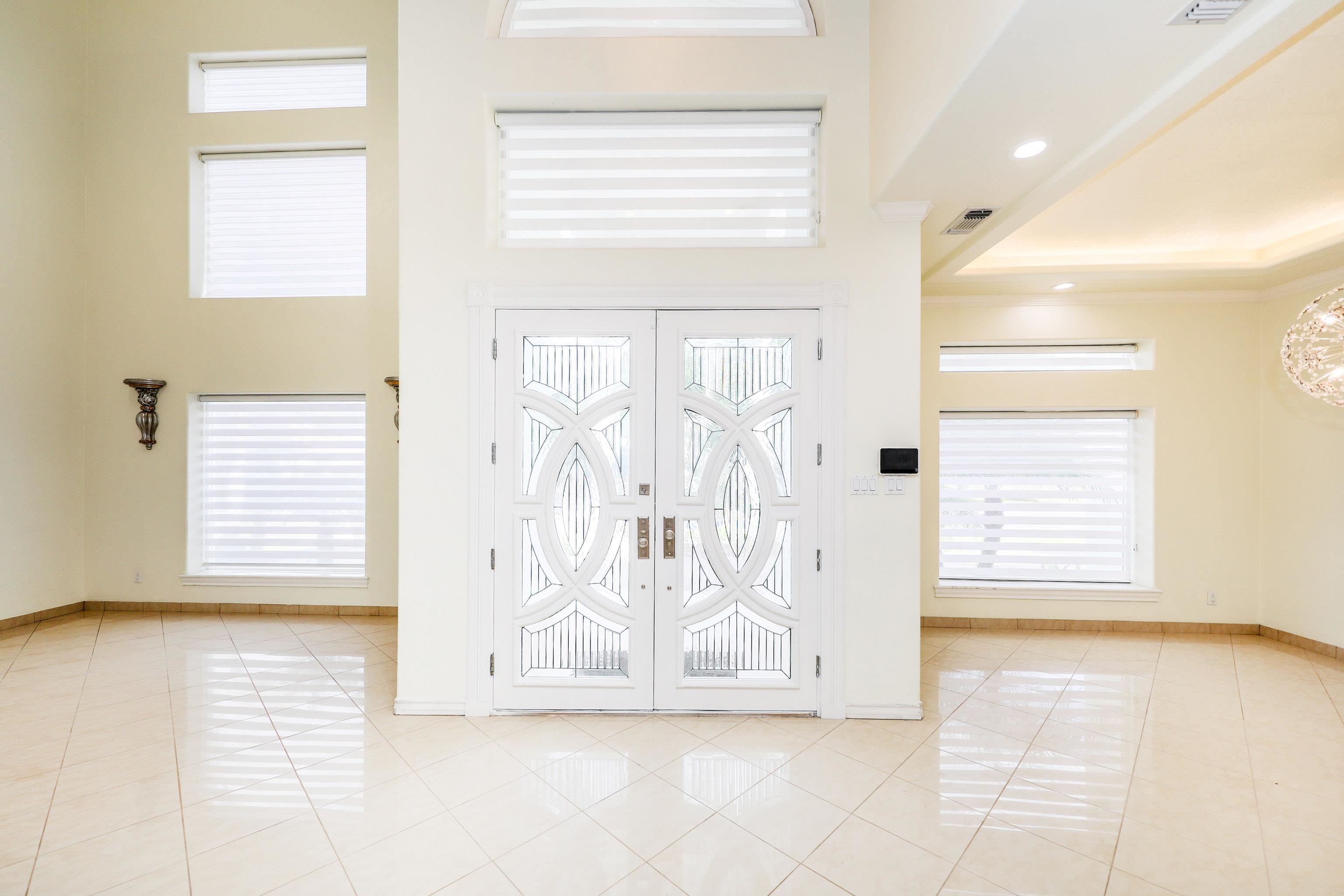 Laredo, Texas, 78041, United States, 4 Bedrooms Bedrooms, ,6 BathroomsBathrooms,Residential,For Sale,1989107