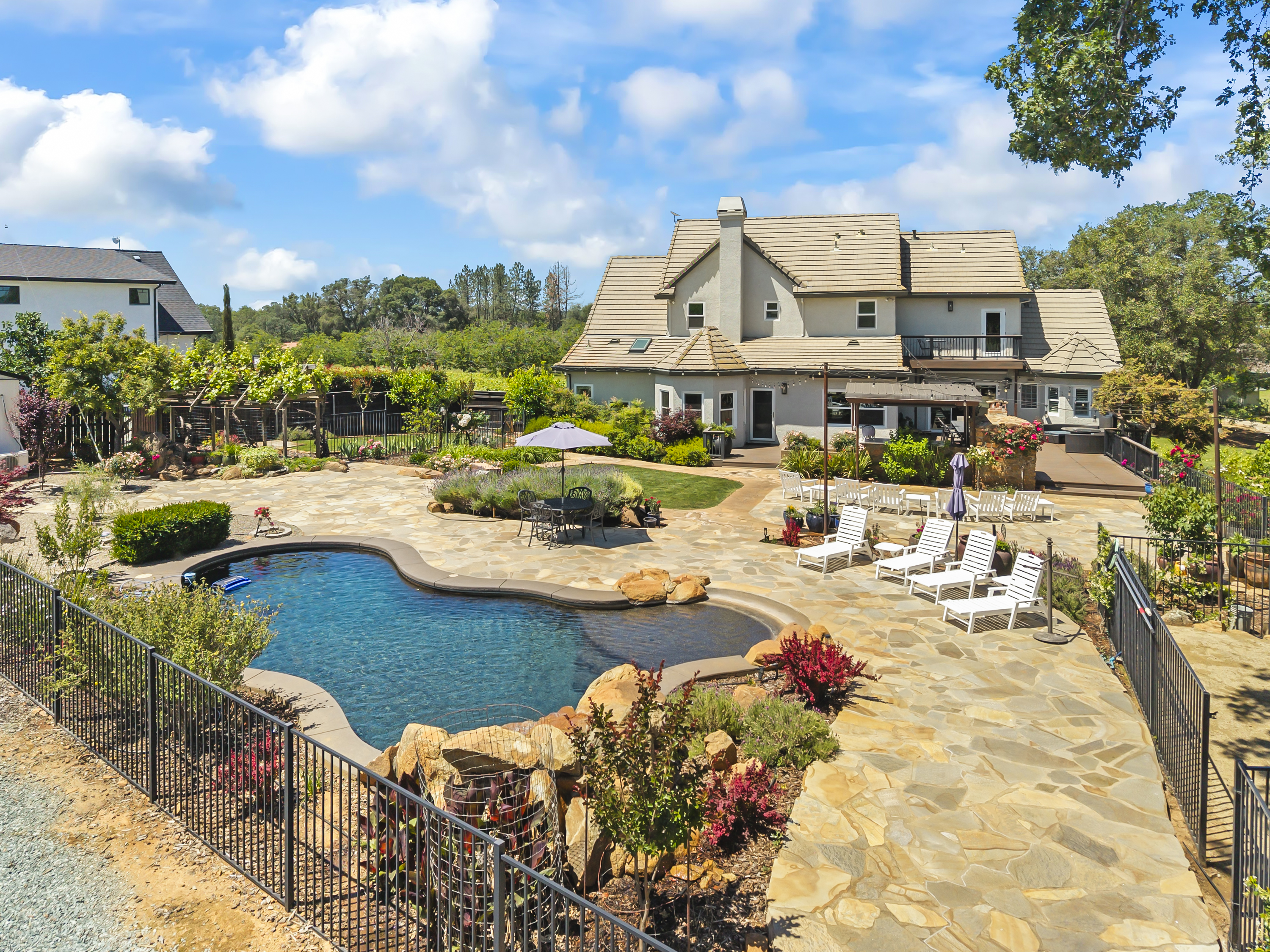  Luxury Living Meets Wine Country Magic on 24 Stunning Acres - 物件實景