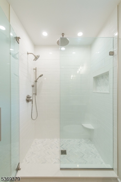 Essex Fells Twp., New Jersey, 07021, United States, 4 Bedrooms Bedrooms, ,4 BathroomsBathrooms,Residential,For Sale,1885303