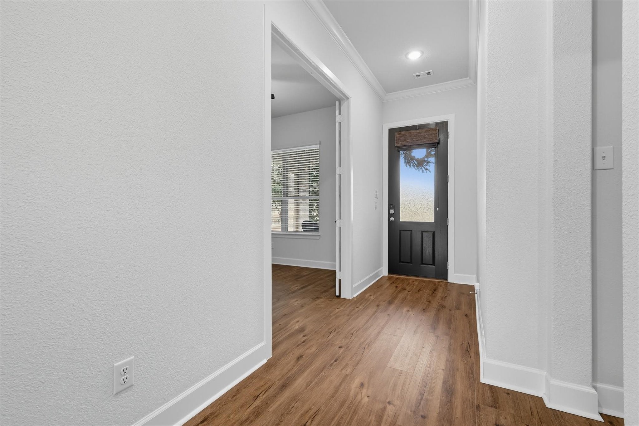 Arlington, Texas, 76005, United States, 2 Bedrooms Bedrooms, ,2 BathroomsBathrooms,Residential,For Sale,1981286