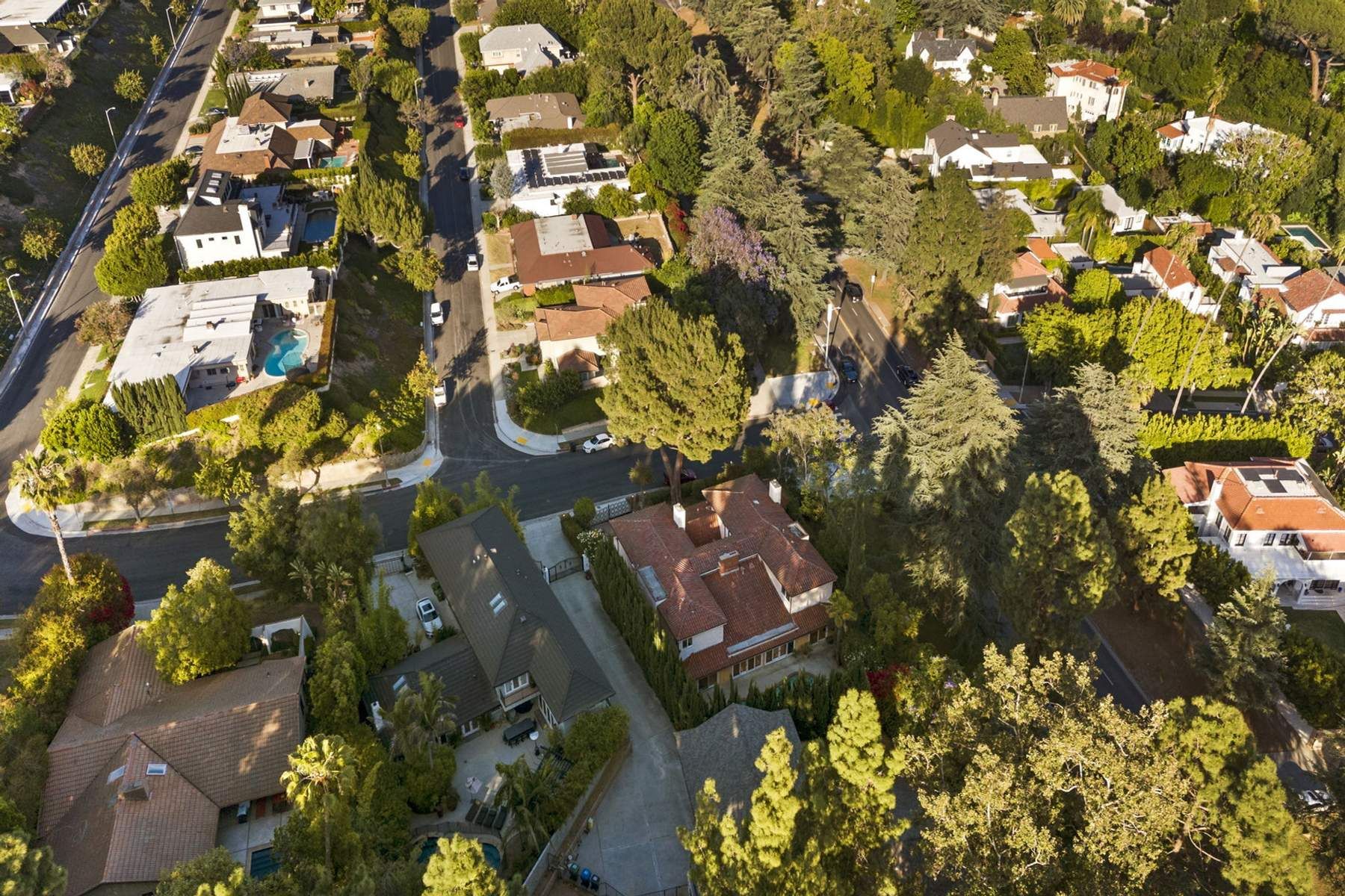  2103  N Hobart Blvd - 物件實景