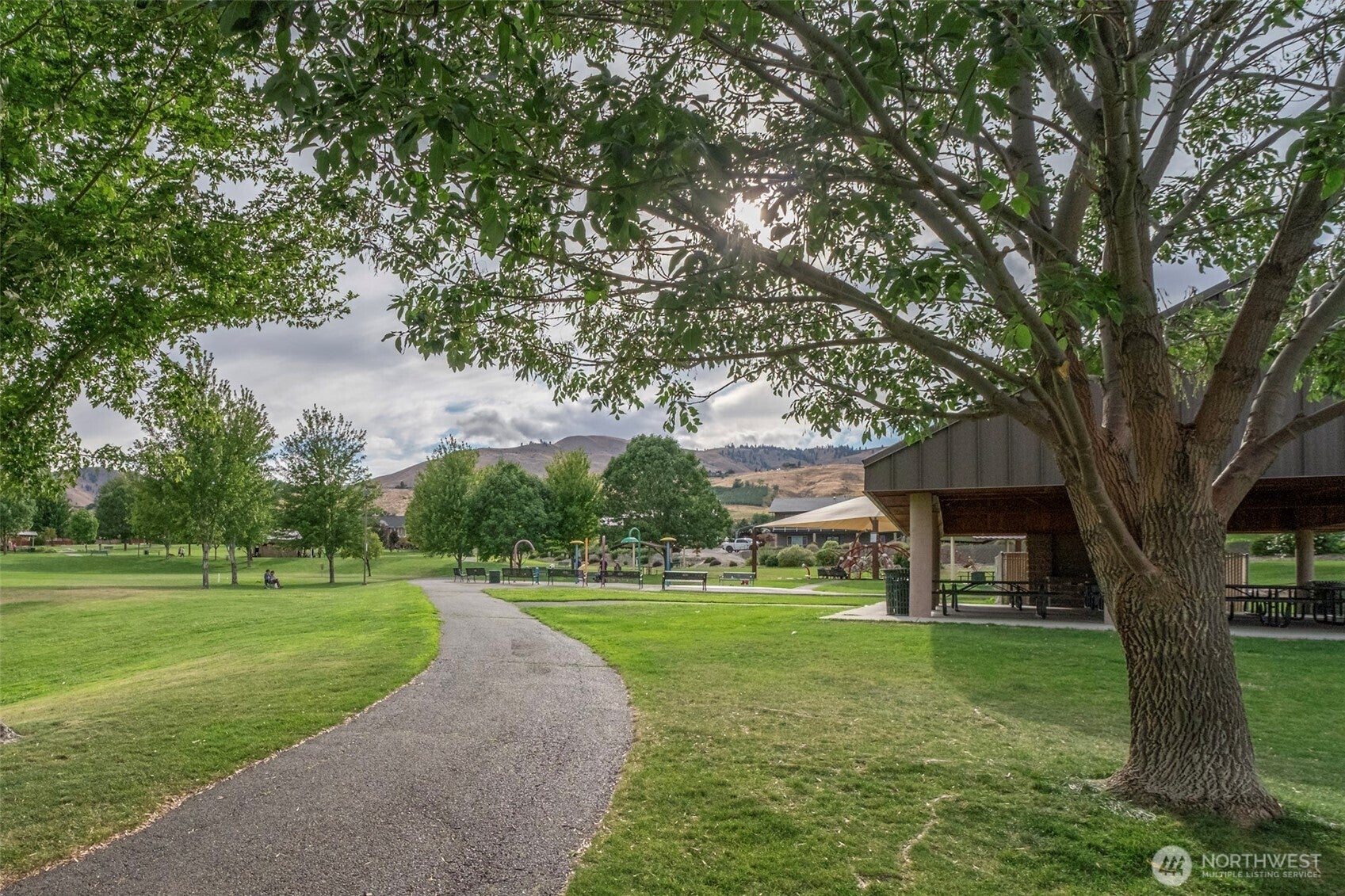 Wenatchee, Washington, 98801, United States, 3 Bedrooms Bedrooms, ,3 BathroomsBathrooms,Residential,For Sale,1911127