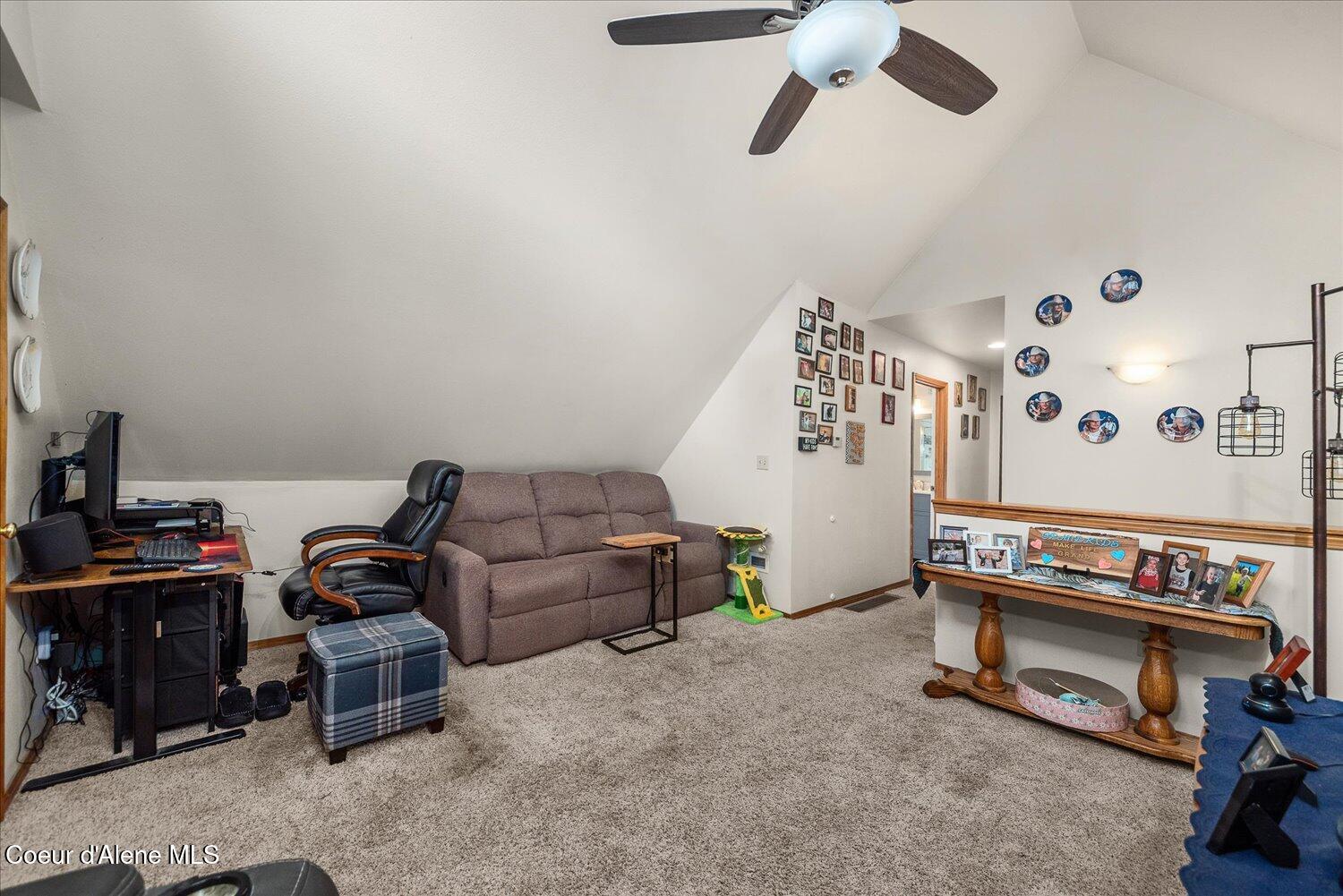 Metaline Falls, Washington, 99153, United States, 5 Bedrooms Bedrooms, ,3 BathroomsBathrooms,Residential,For Sale,1980097