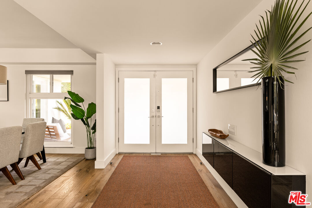 Los Angeles, California, 90027, United States, 4 Bedrooms Bedrooms, ,2 BathroomsBathrooms,Residential,For Sale,1989573