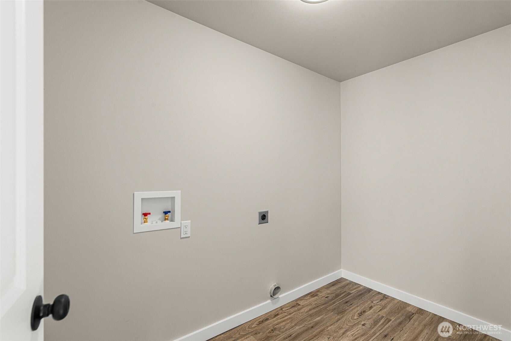 East Wenatchee, Washington, 98802, United States, 3 Bedrooms Bedrooms, ,1 BathroomBathrooms,Residential,For Sale,1984794