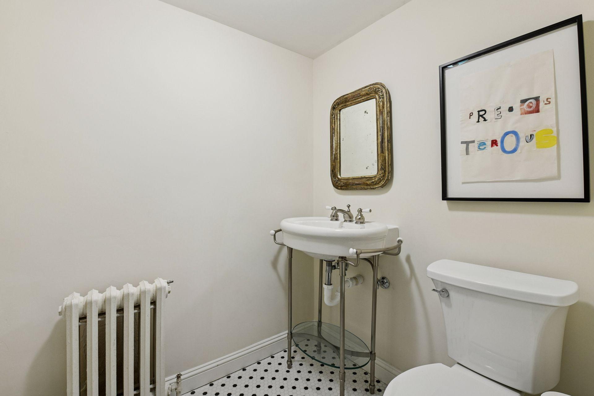 Minneapolis, Minnesota, 55405, United States, 5 Bedrooms Bedrooms, ,4 BathroomsBathrooms,Residential,For Sale,1989086