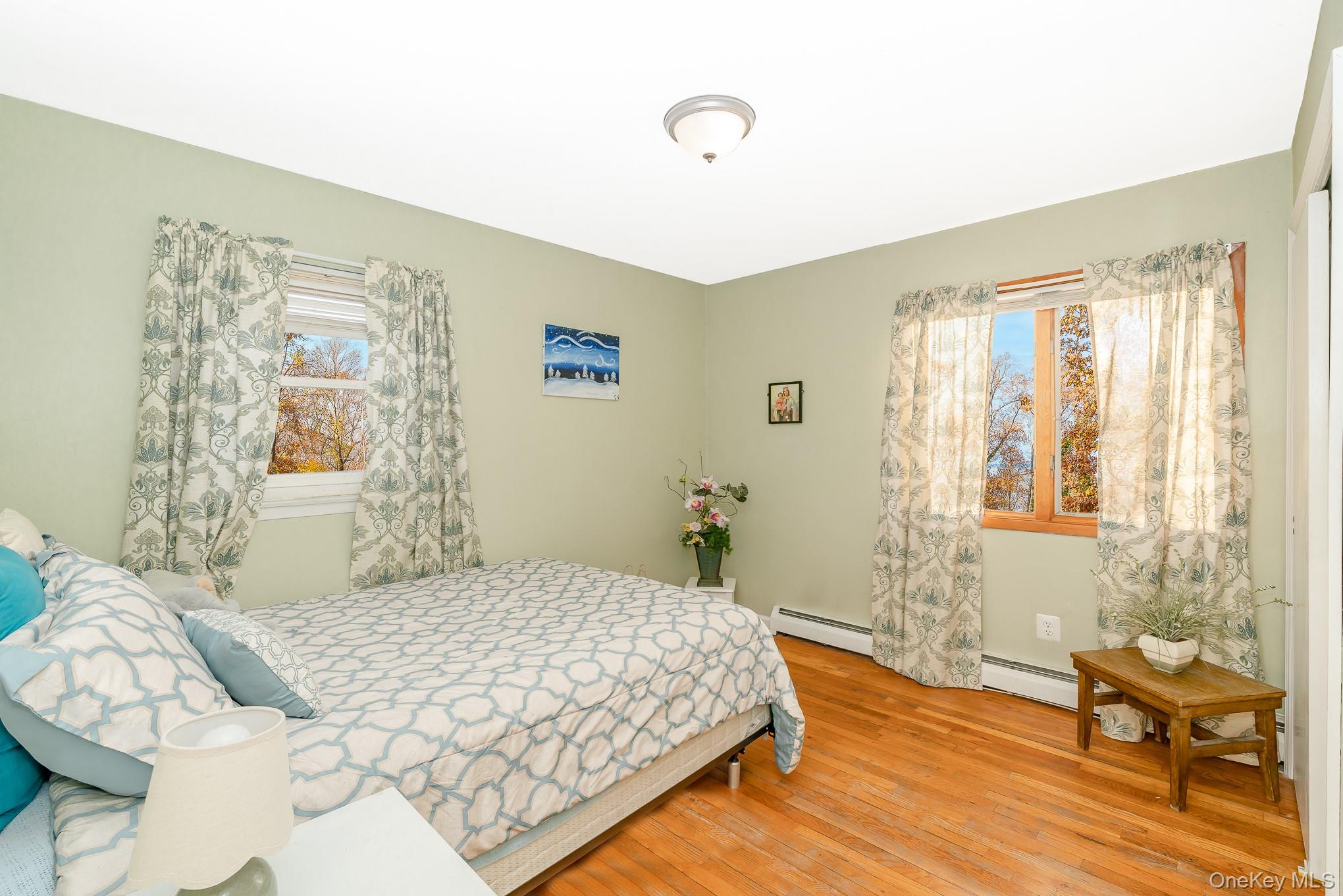 West Babylon, New York, 11704, United States, 3 Bedrooms Bedrooms, ,2 BathroomsBathrooms,Residential,For Sale,2005804