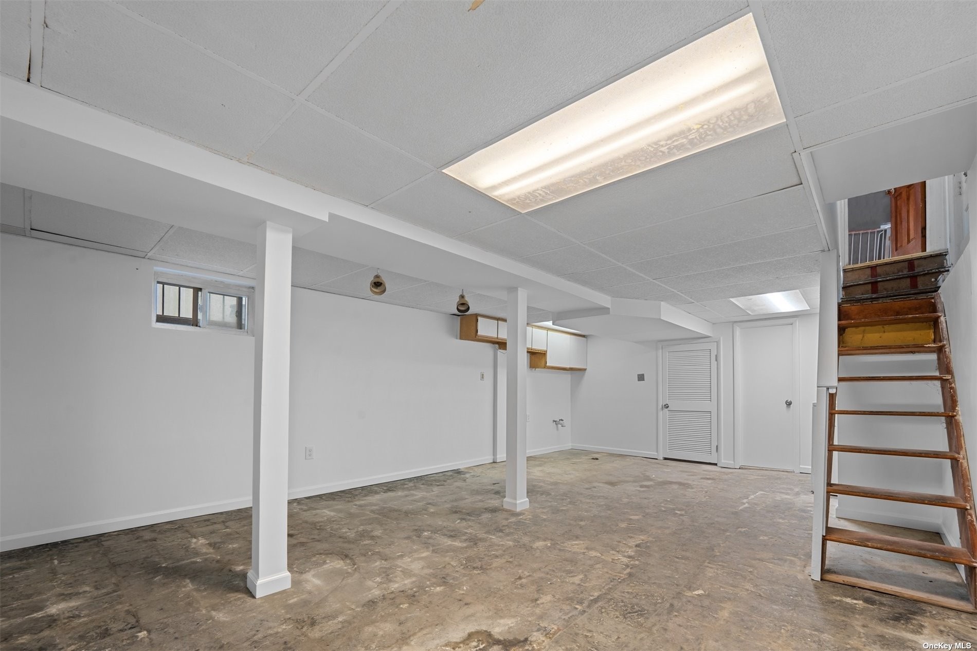 Hollis, New York, 11423, United States, 3 Bedrooms Bedrooms, ,2 BathroomsBathrooms,Residential,For Sale,1931639
