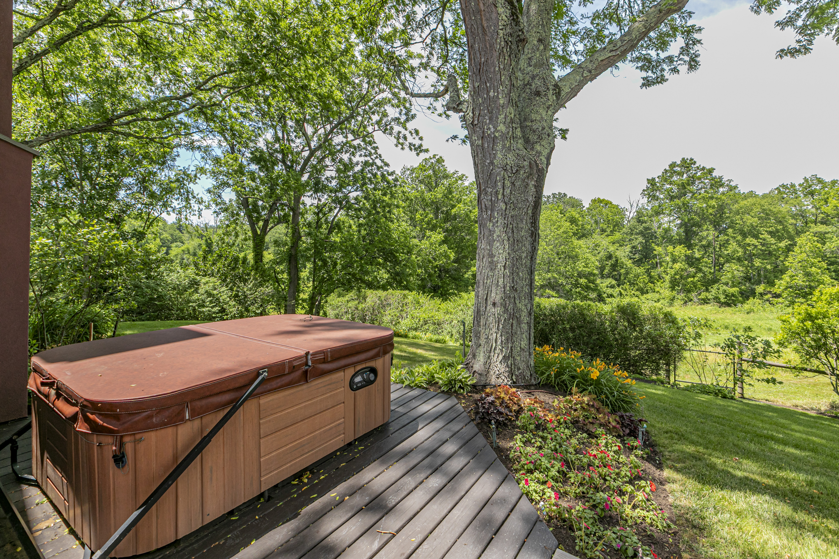  Stand-Out Home in The Glen Features Pastoral Views and Soaring Ceilings - 物件實景