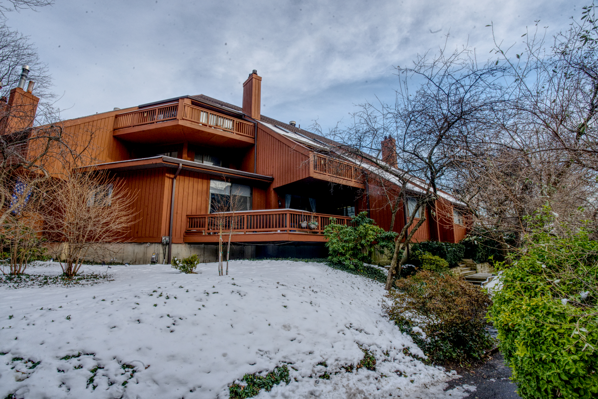 Secaucus, New Jersey, 07094, United States, 4 Bedrooms Bedrooms, ,3 BathroomsBathrooms,Residential,For Sale,1996656