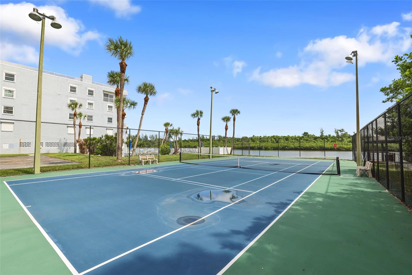 Redington Shores, Florida, 33708, United States, 2 Bedrooms Bedrooms, ,2 BathroomsBathrooms,Residential,For Sale,1979390
