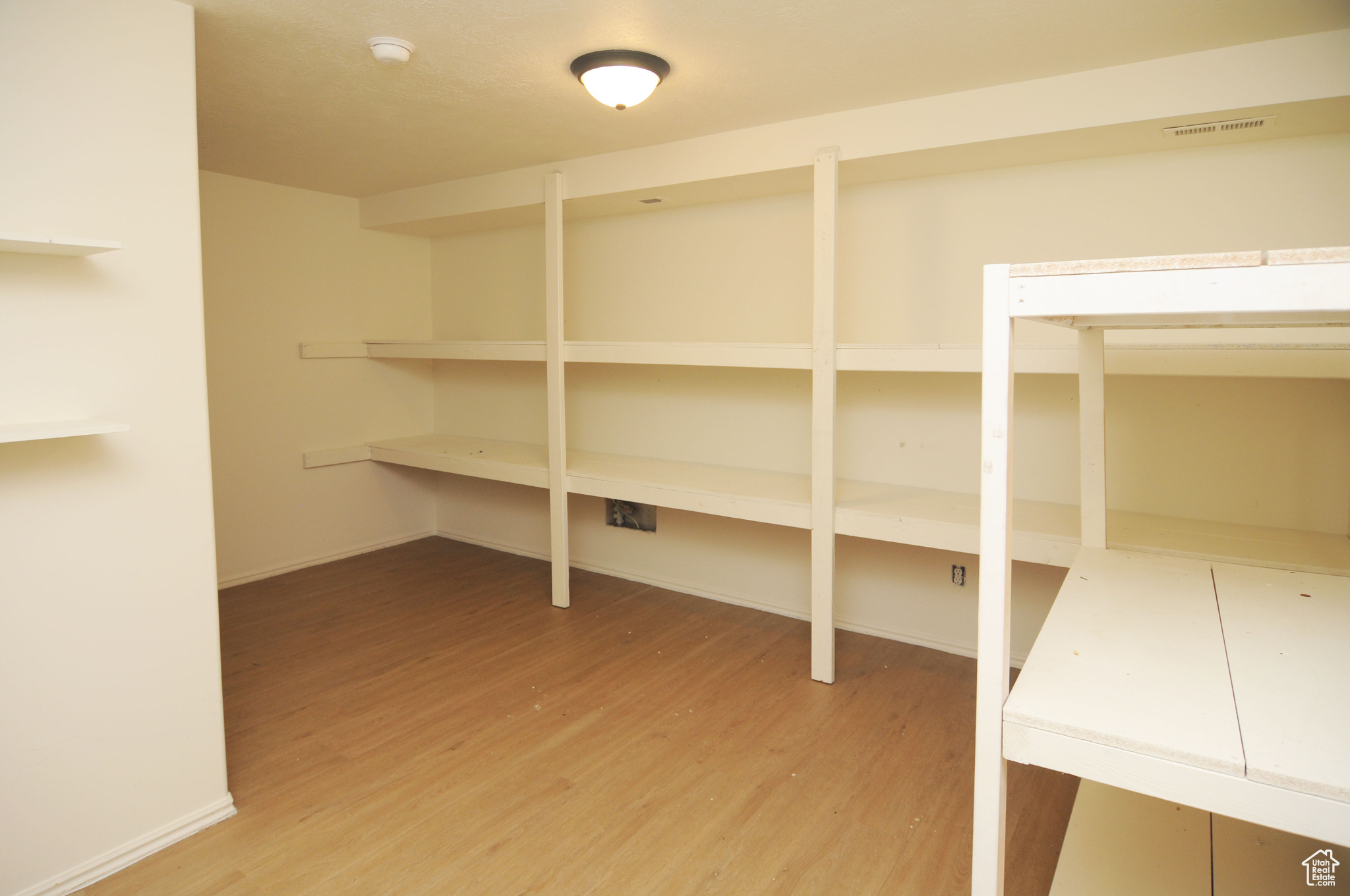 Clinton, Utah, 84015, United States, 4 Bedrooms Bedrooms, ,3 BathroomsBathrooms,Residential,For Sale,1970370