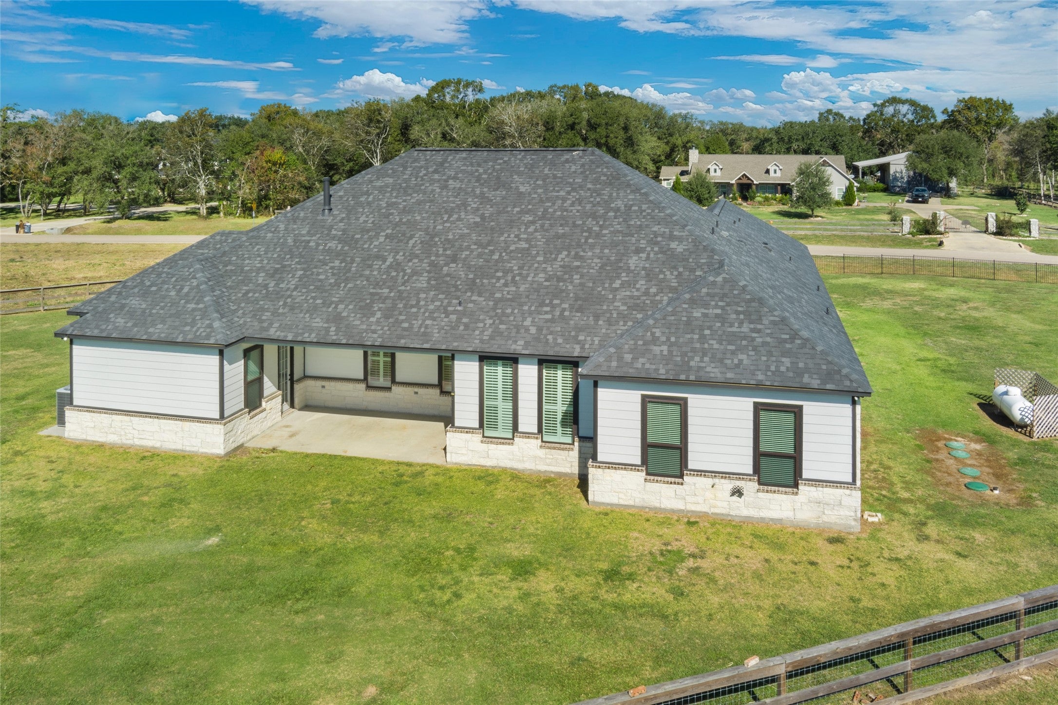 Angleton, Texas, 77515, United States, 4 Bedrooms Bedrooms, ,4 BathroomsBathrooms,Residential,For Sale,1992387