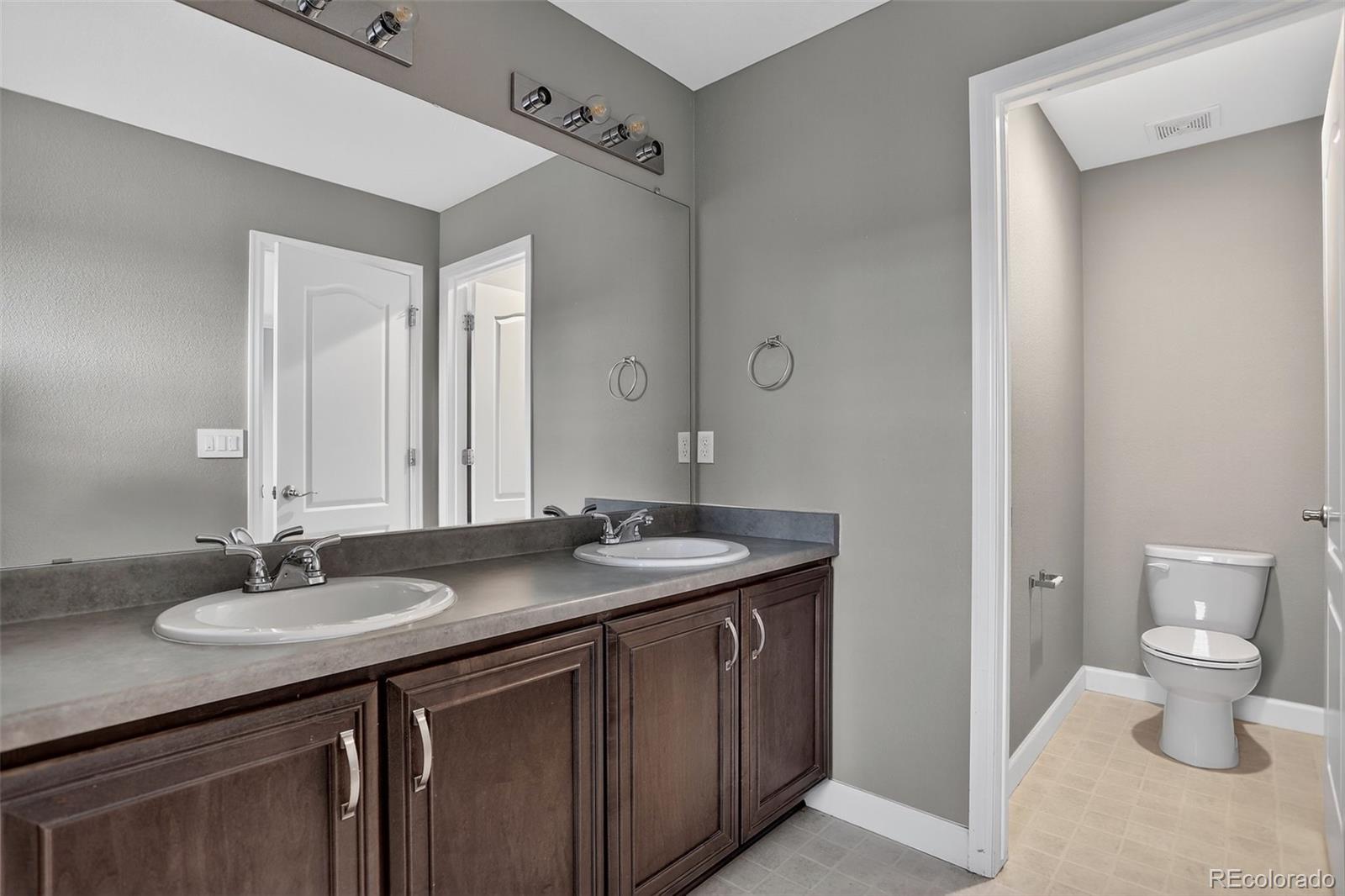 Aurora, Colorado, 80015, United States, 3 Bedrooms Bedrooms, ,2 BathroomsBathrooms,Residential,For Sale,1911387