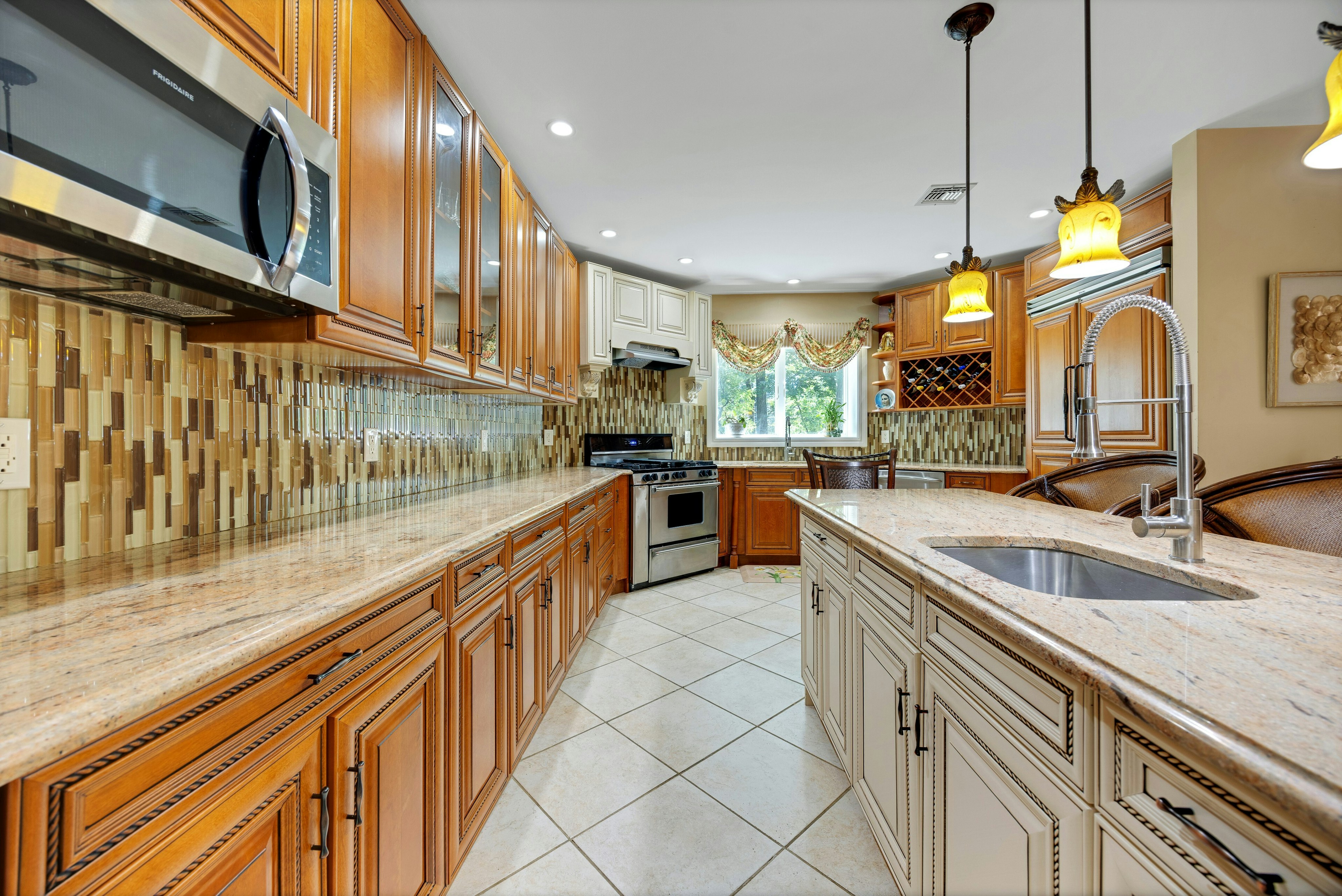  252 Mabel Place, Franklin Lakes, NJ 07417 - 物件實景