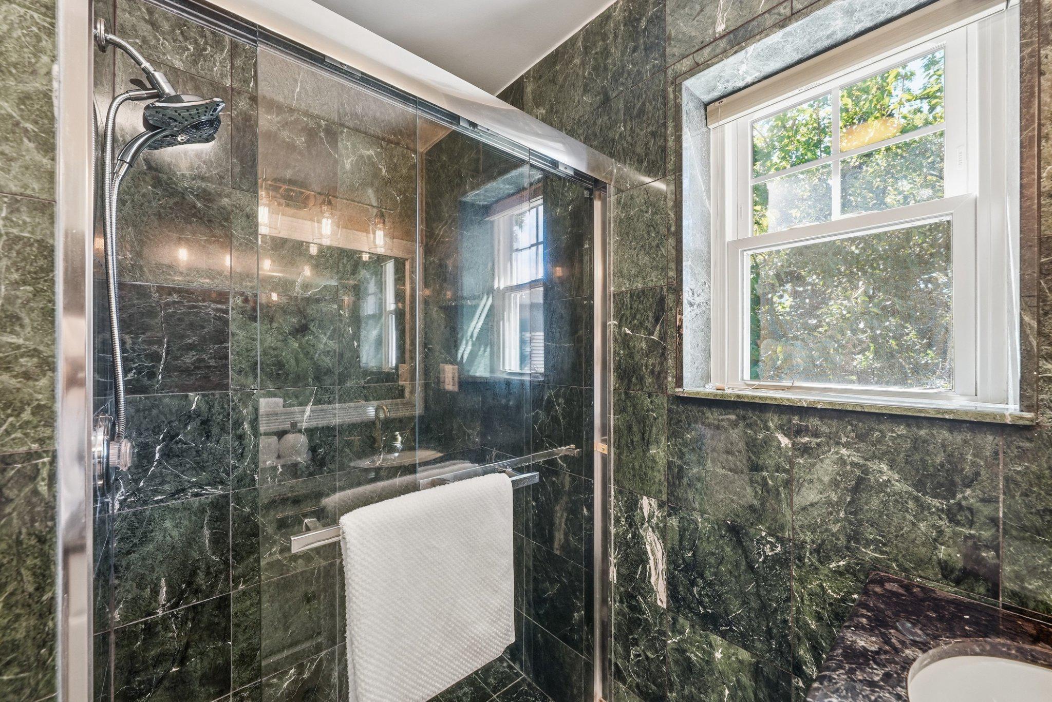  230 Aspen Street, Alexandria, VA, 22305 - 物件實景